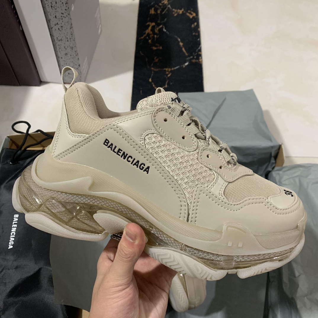 Balenciaga Air Cushion Color Champán Entrega Foto real