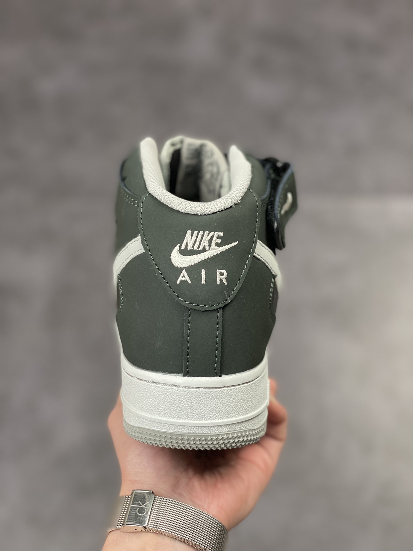 250 Nike Air Force 1 Mid 07 灰黑影子 CW6817-067