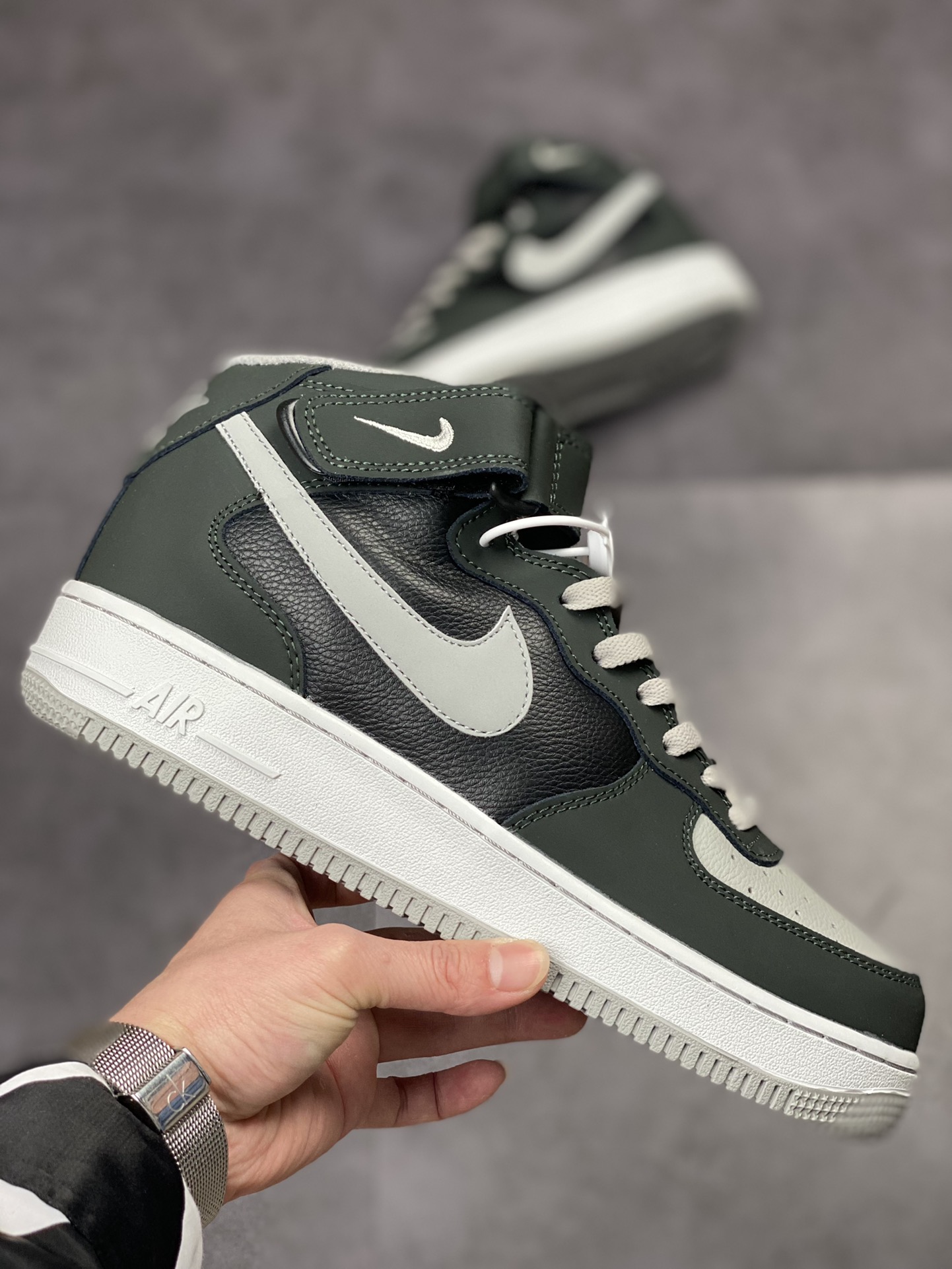 250 Nike Air Force 1 Mid 07 灰黑影子 CW6817-067