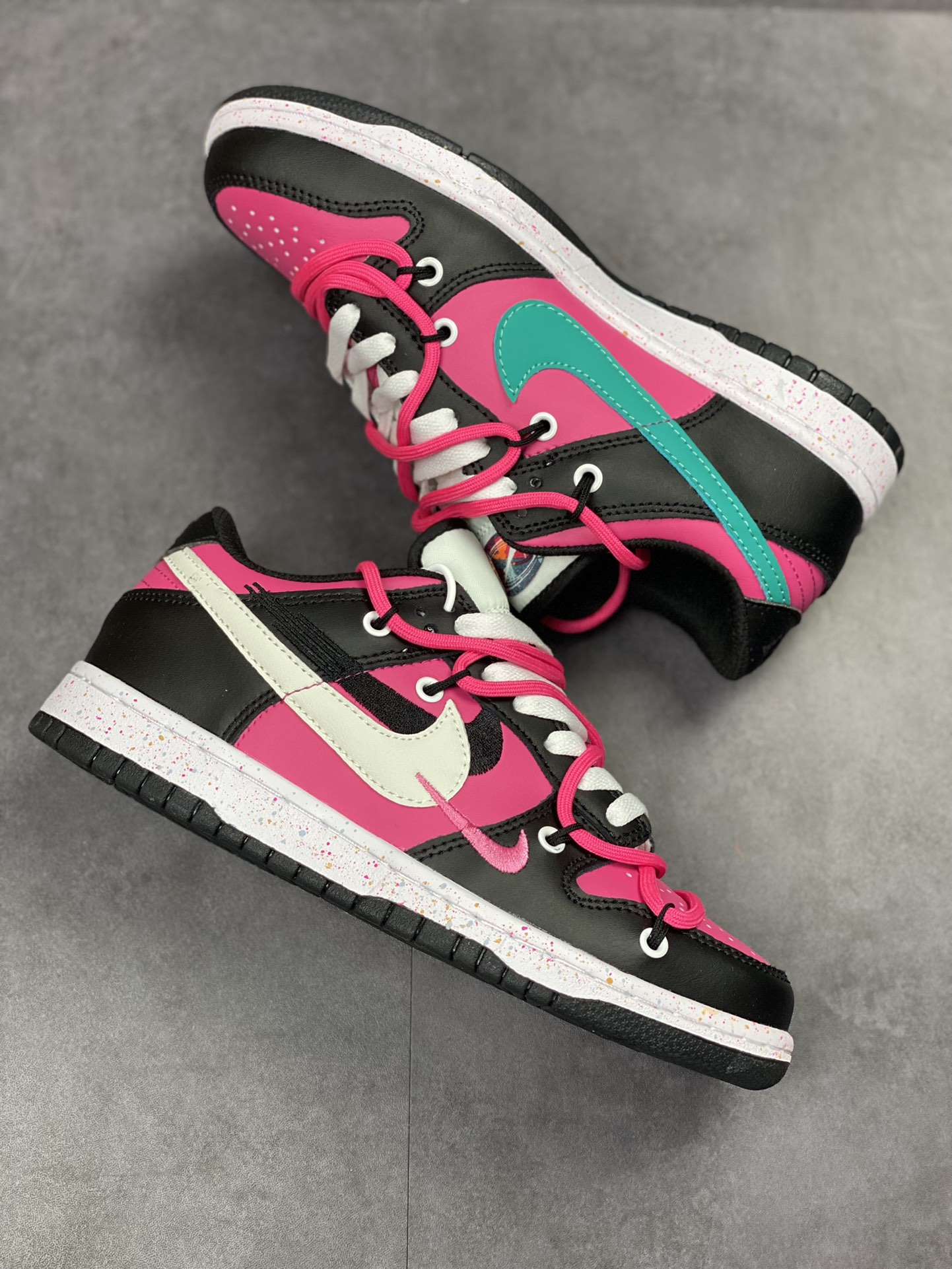 240 NIKE SB Dunk Low 黑粉绑带 FD4623-131-8