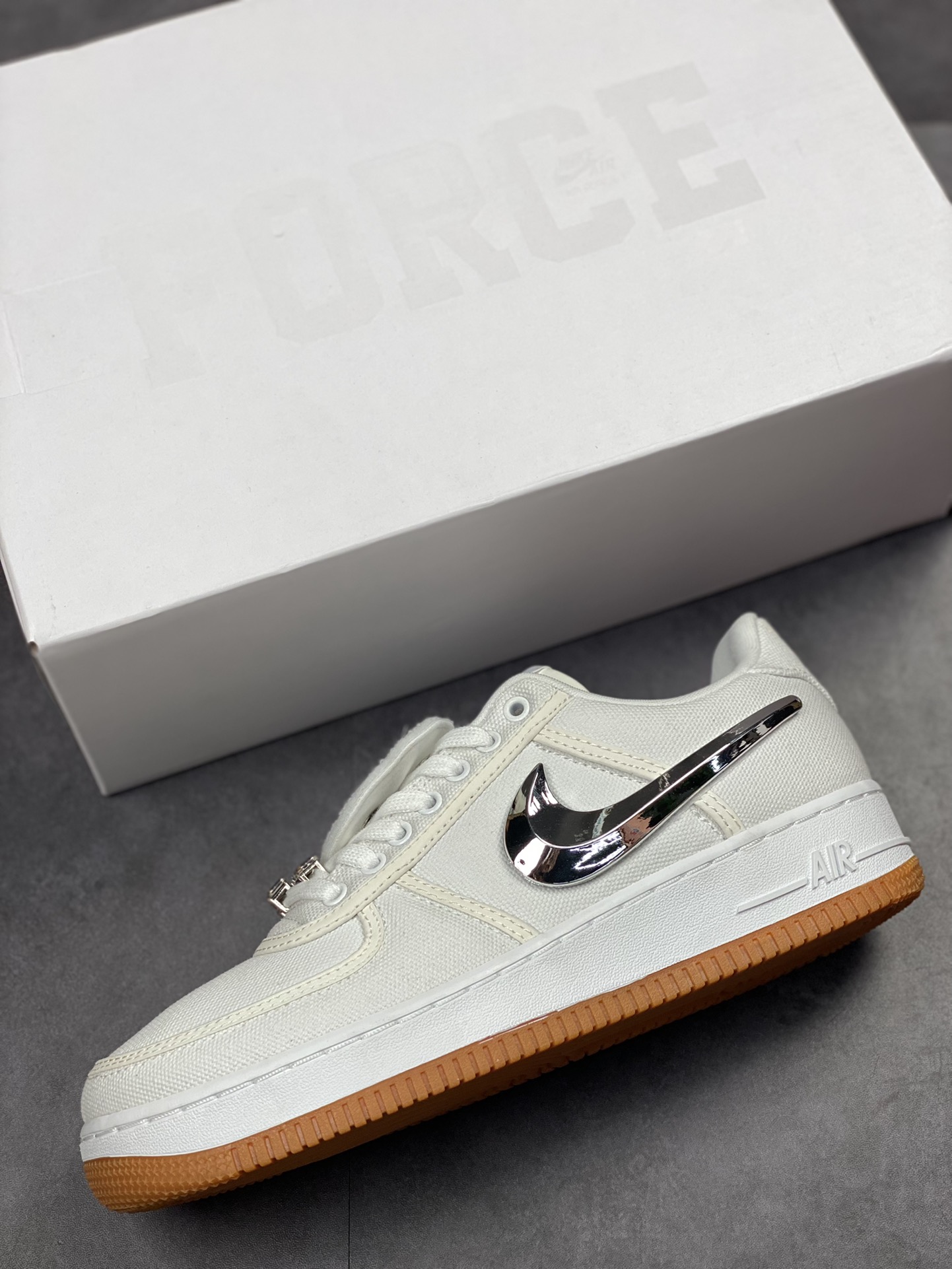330 Travis Scott x Air Force 1 原盒官方正确纯原版本AQ4211-100