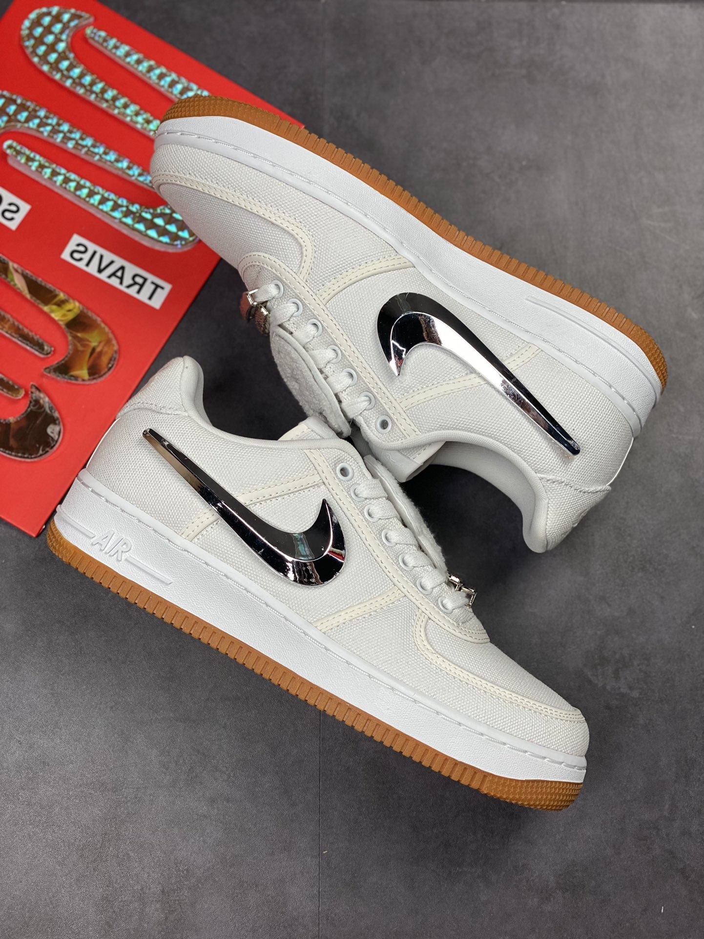 330 Travis Scott x Air Force 1 原盒官方正确纯原版本AQ4211-100
