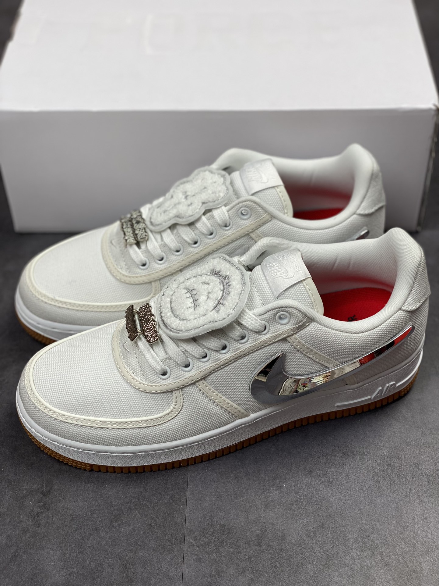 330 Travis Scott x Air Force 1 原盒官方正确纯原版本AQ4211-100