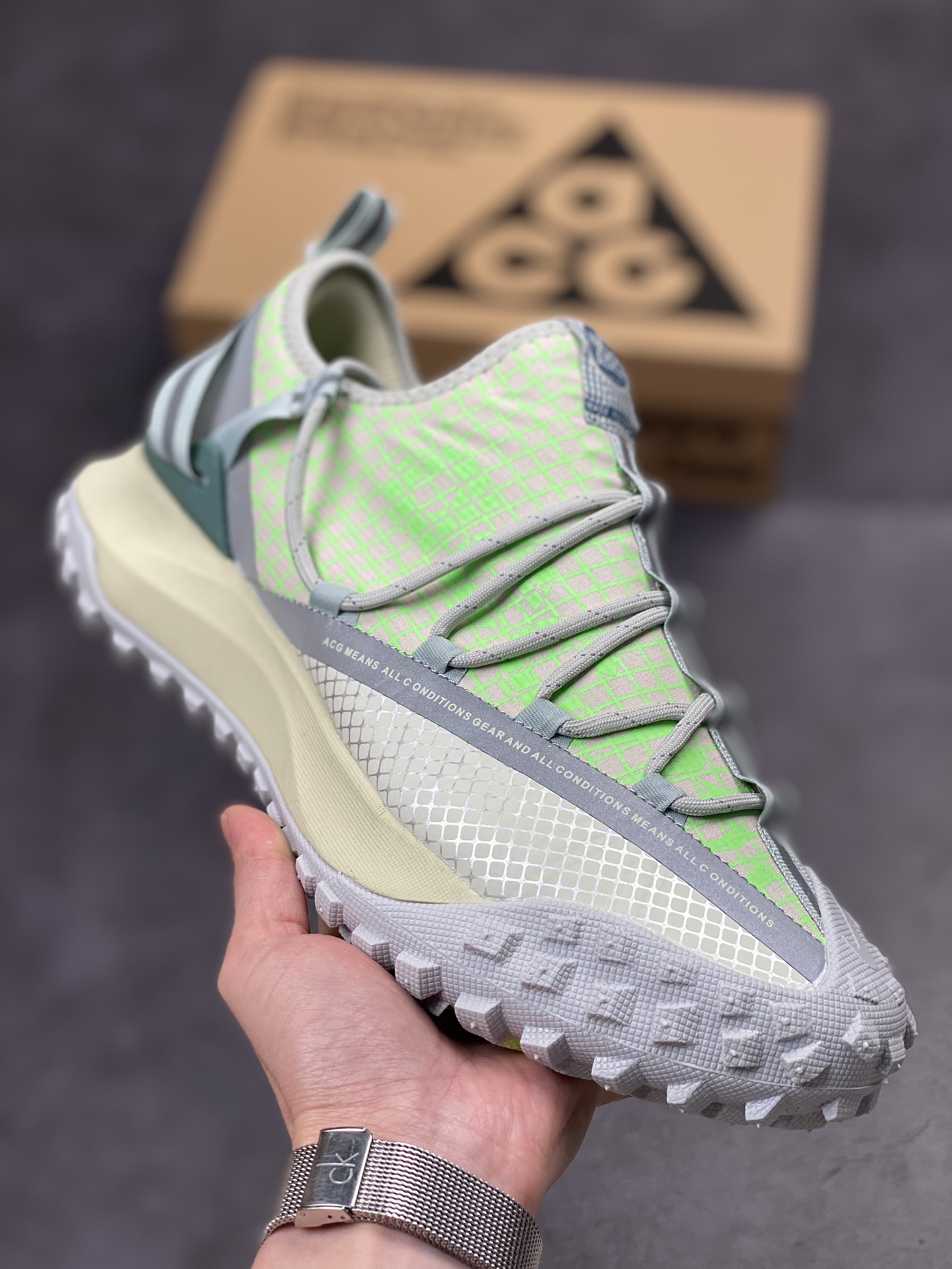 210 Nike ACG Mountain Fly Low GORE-TEX 户外登山运动鞋/荧光绿 DJ4030-001