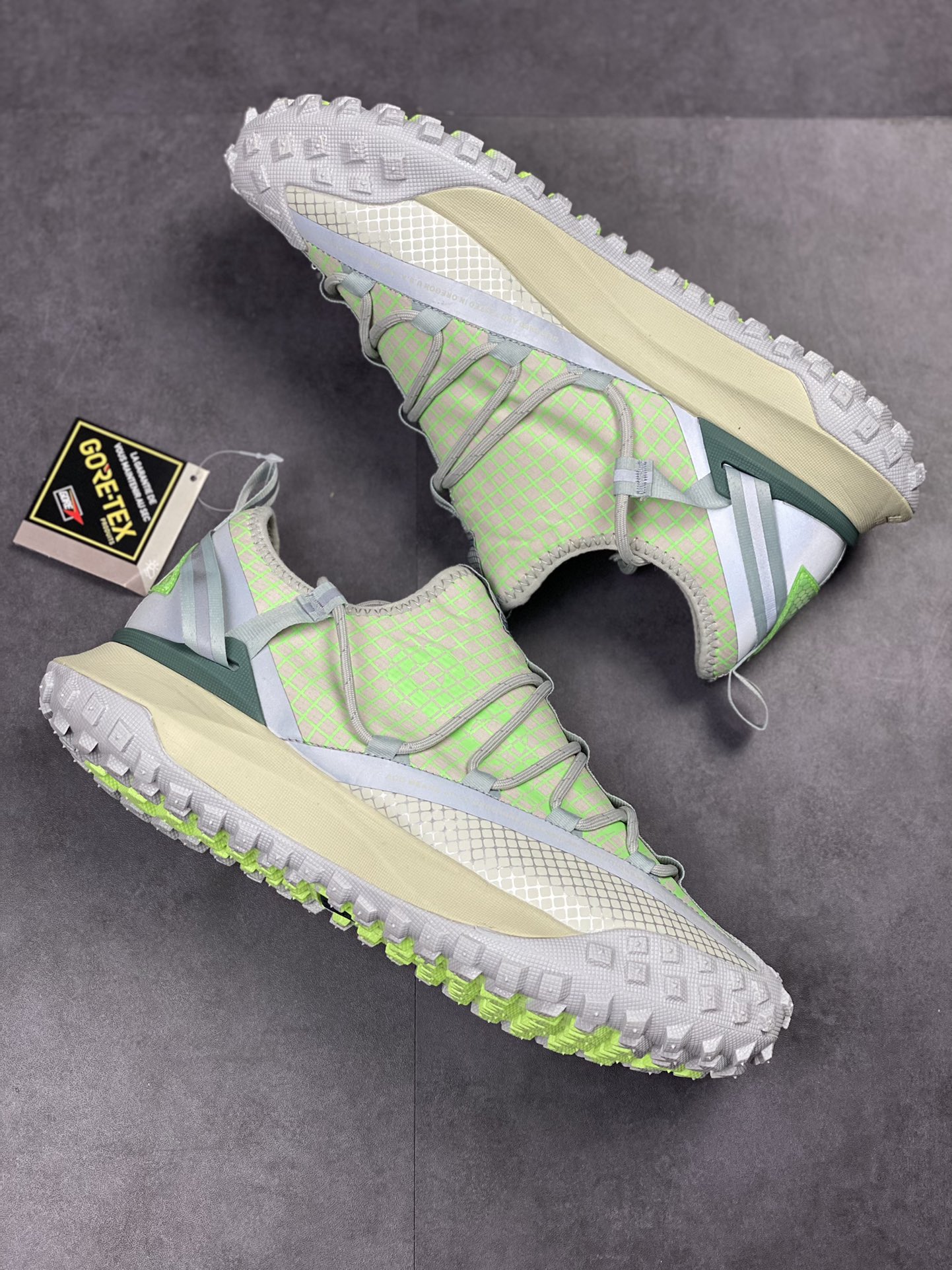 210 Nike ACG Mountain Fly Low GORE-TEX 户外登山运动鞋/荧光绿 DJ4030-001