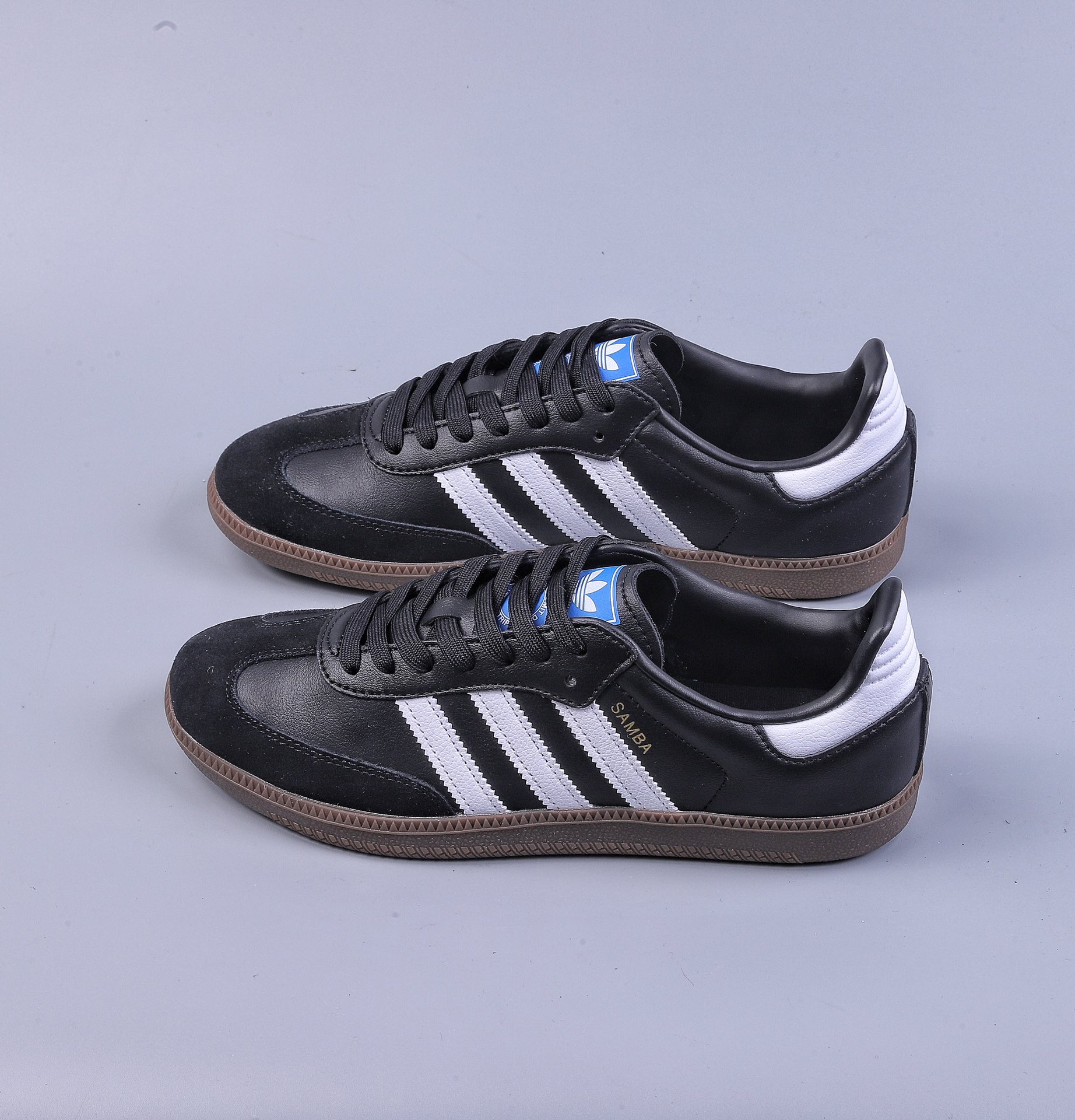 Adidas Samba OG FT Sneakers This samba showcases high quality craftsmanship B75807