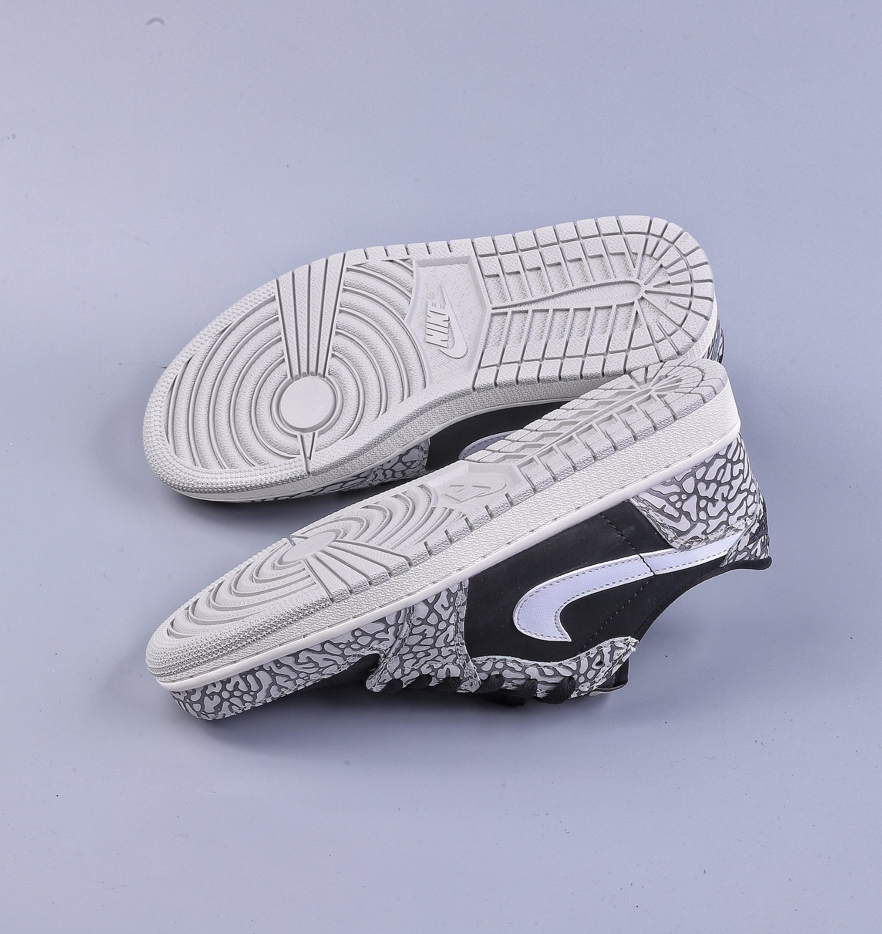 200 Air Jordan 1 Low OG ”Black Cement” AJ1 乔1黑水泥 低帮文化休闲板鞋 CZ0790-001