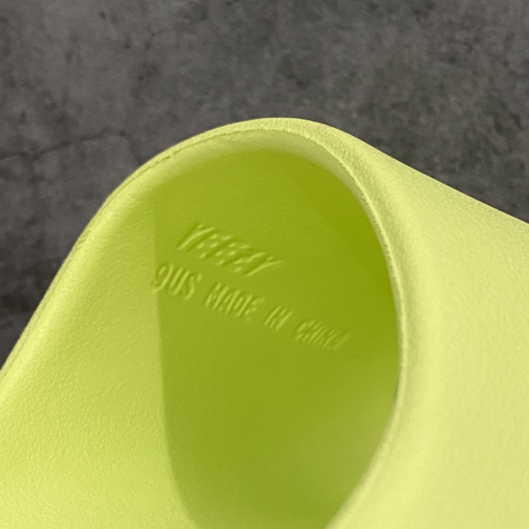 LW Pure Original YEEZY SLIDE Apple Green HQ6447 Coconut Slippers