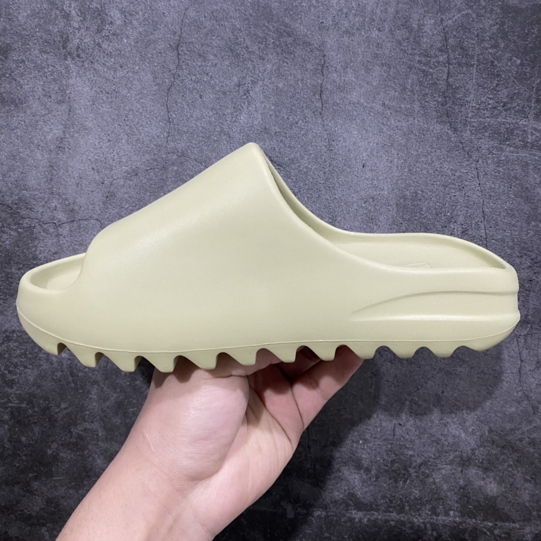 LW pure original YEEZY SLIDE bean green (the real thing is greenish and the picture has color difference) FX0494 coconut slippers