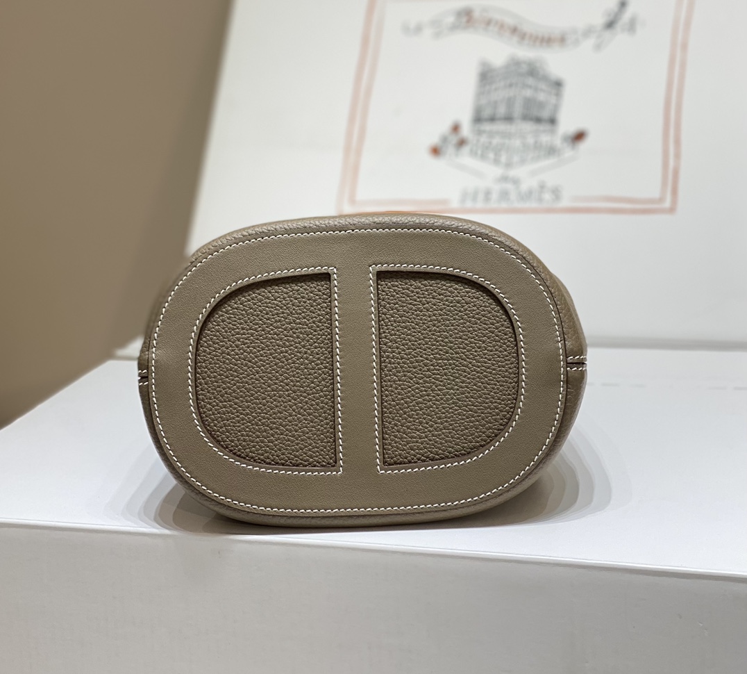 Hermès Luxury Handbag Collection 3