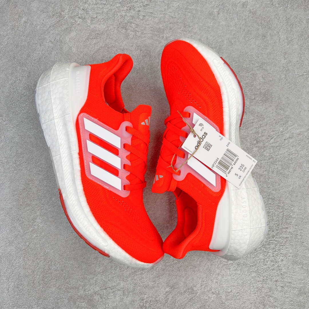 图片[3]-零售💰270 ＃YG纯原 AD Ultra Boost Light UB2023系列低帮袜套式针织透气缓震休闲运动慢跑鞋 HP3344 德国进口巴斯夫大底 全套原纸板楦头开发 原厂特供飞织面配套加持 确保原汁原味 完美呈现版型 一比一还原zp踩屎脚感 原档案底模数据 正确多层组合大底 辰元原厂针织代工 细节还原度极高 独家外贸特供开发至48.5 历经10年不断创新以科技重塑跑步推出全新超轻新科技跑鞋 力求为跑步添活力 搭载LIGHT BOOST中底的新鲜演绎 无论节奏快慢、距离长短 伴你活力畅跑 延续了该系列的设计语言 采用分区编织鞋面 鞋头处网眼孔洞更大 提升透气性 一体式鞋舌 避免运动中出现偏移 实现鞋脚一体性 鞋侧 TPU 材质 有效提供支撑性 镂空的设计 同时减轻整体重量 最明显的则是中底部分 不仅是厚度夸张 大家最熟悉的 Boost 材质终于迎来升级 减重 30% 带来更轻量化的上脚感受  SIZE：36 36.5 37 38 38.5 39 40 编码：by2936070-运动鞋