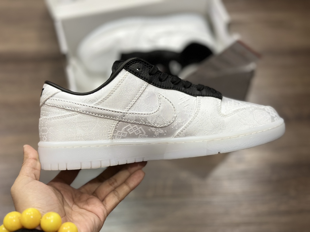 360 NIKE SB Dunk Low 白丝绸 低帮休闲运动鞋  FN0315-110