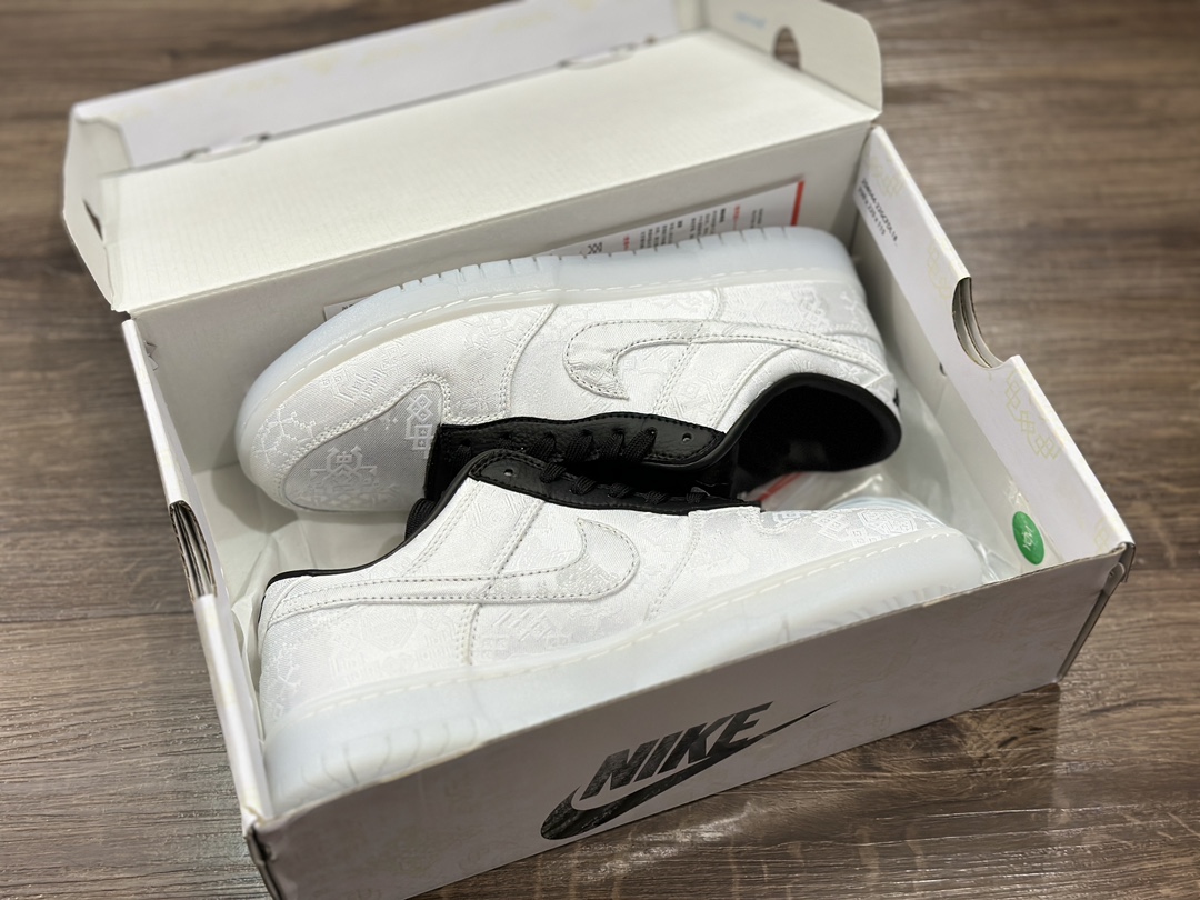360 NIKE SB Dunk Low 白丝绸 低帮休闲运动鞋  FN0315-110