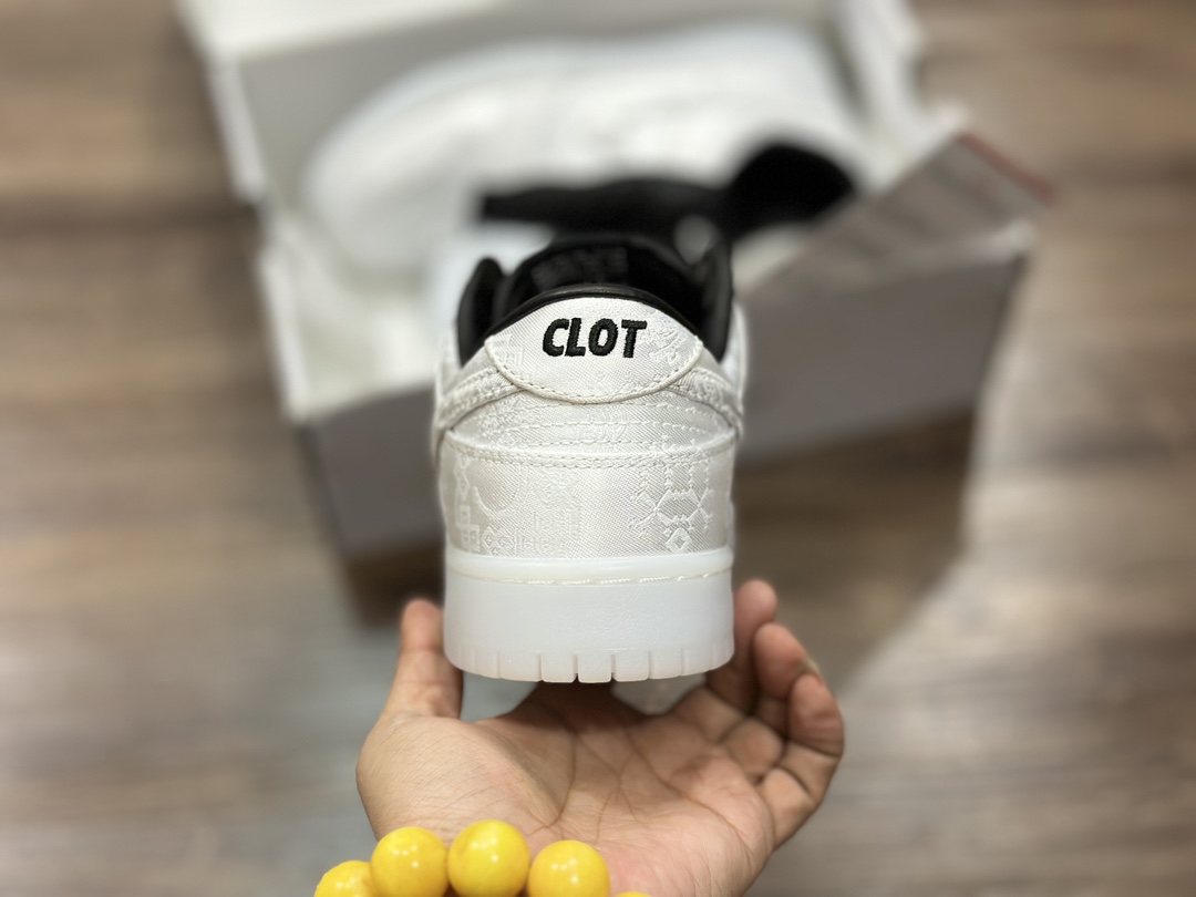 360 NIKE SB Dunk Low 白丝绸 低帮休闲运动鞋  FN0315-110