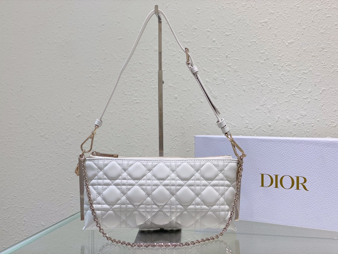 DIOR CLUB Bag White Lambskin Cannage Chain Shoulder Strap