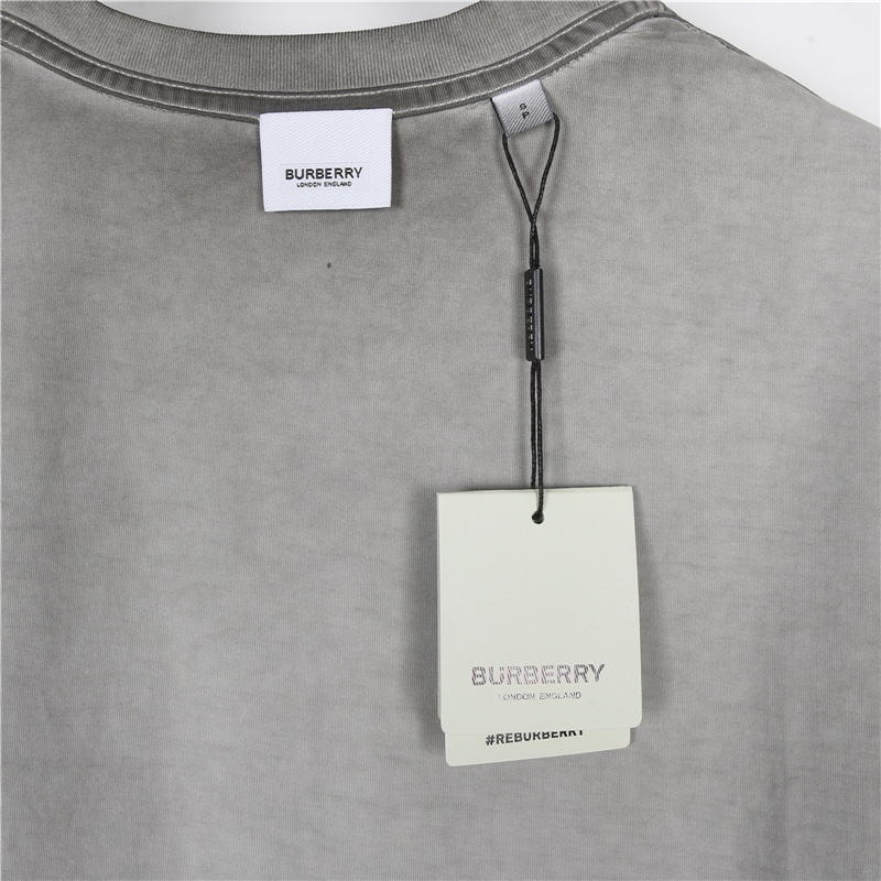 200 BUR 专属标识装饰棉质宽松 T 恤衫 宽松 T 恤衫  Thomas Burberry 专属标识设计 Burberry 2023 春夏系列