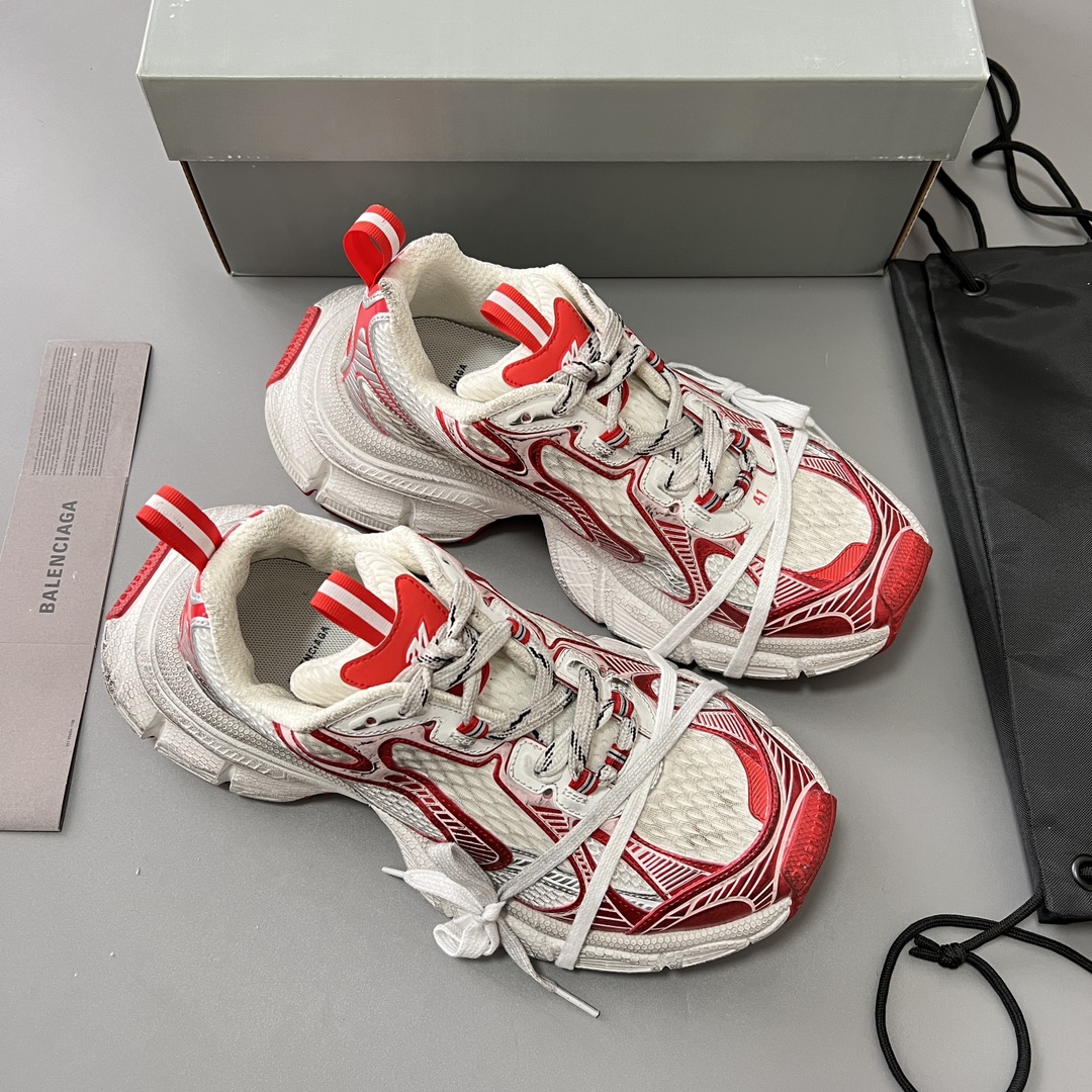 Balenciaga 纯 本Balenciaga Phantom Sneaker 巴黎世家全新做旧十代白红潮流跑鞋 在延续 Track Trainer 户外轮廓和复杂鞋面结构的同时