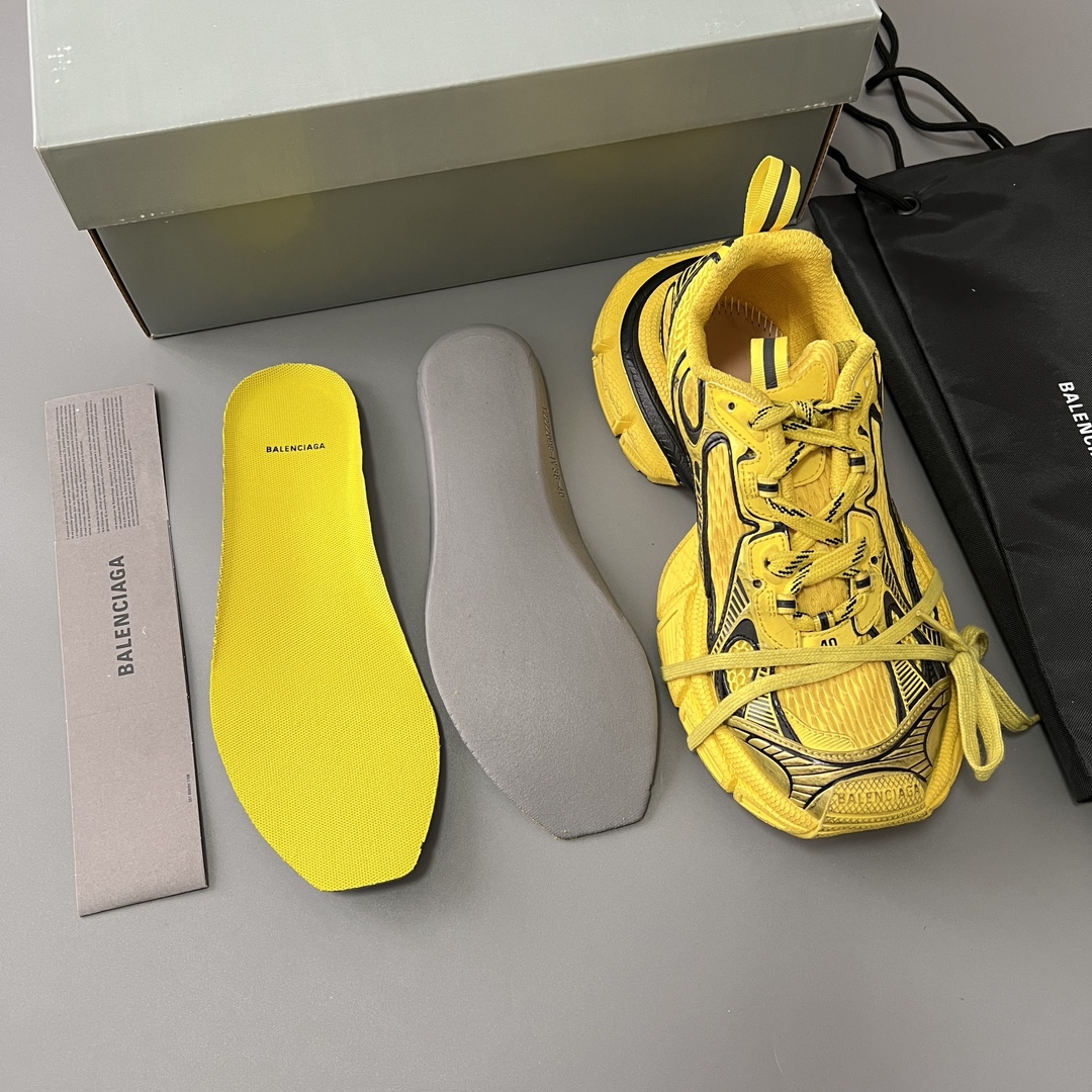 Balenciaga 纯 本Balenciaga Phantom Sneaker 巴黎世家全新做旧十代黄色潮流跑鞋 在延续 Track Trainer 户外轮廓和复杂鞋面结构的同时