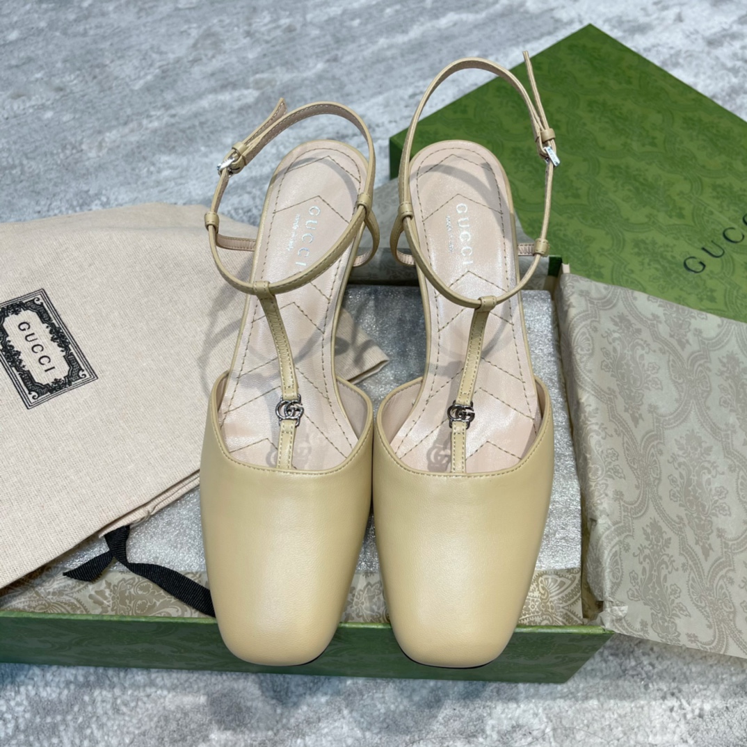 GUCCI 后空凉鞋 小牛皮 方头 搭扣