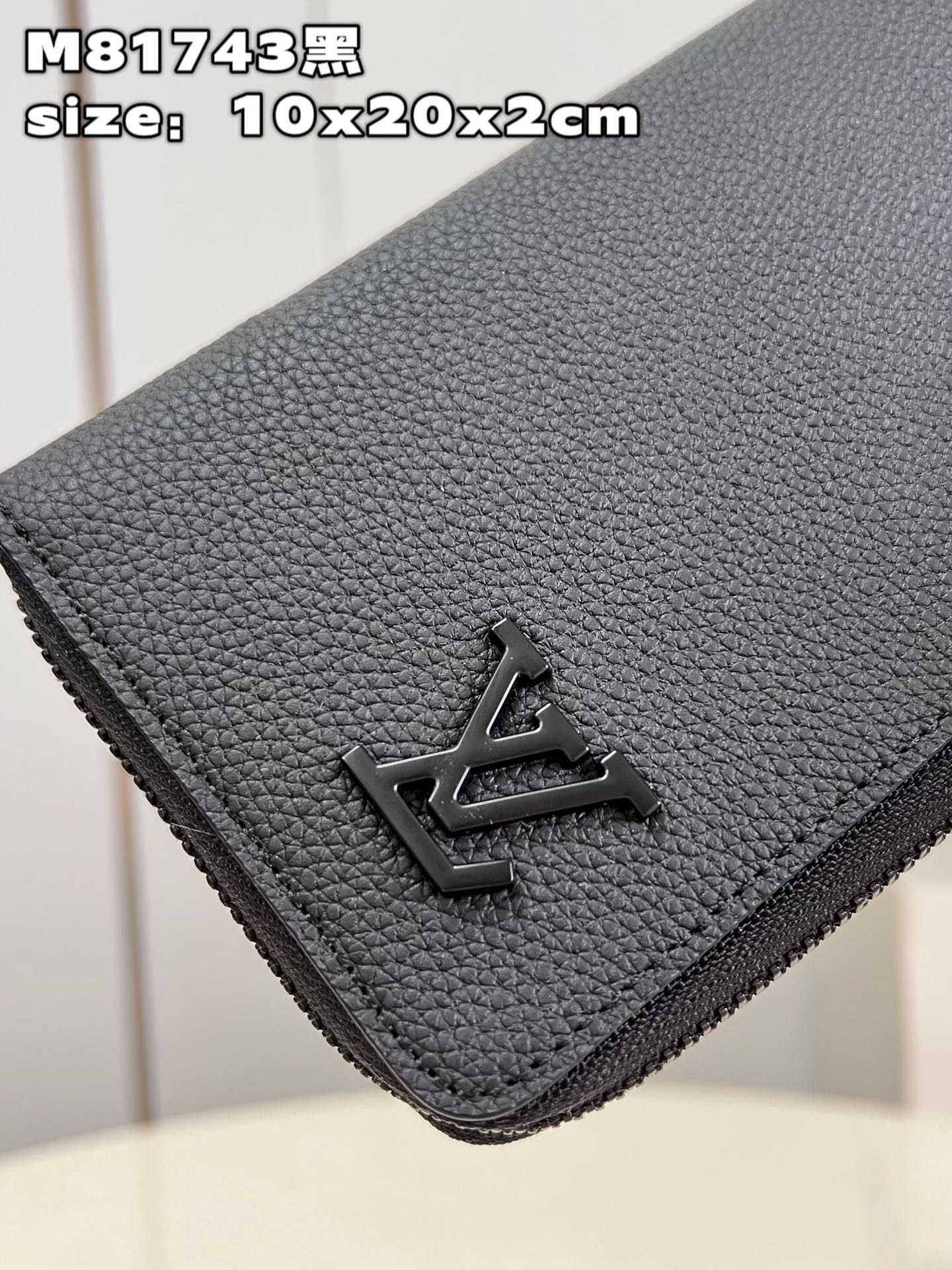 this Coin Card Holder is a key piece from the LV Aerogram collection - Tie 9
