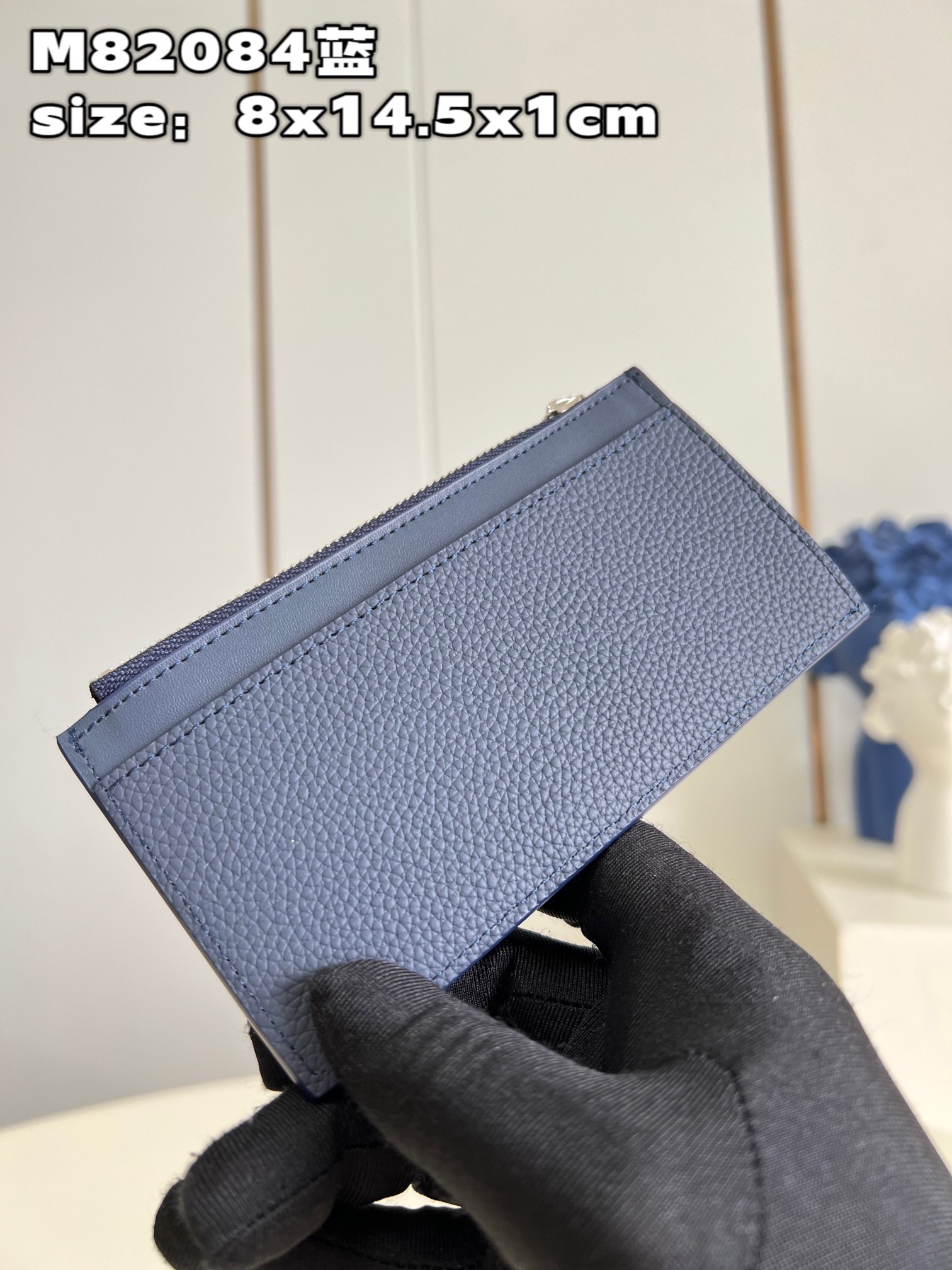 this Coin Card Holder is a key piece from the LV Aerogram collection - Tie 4