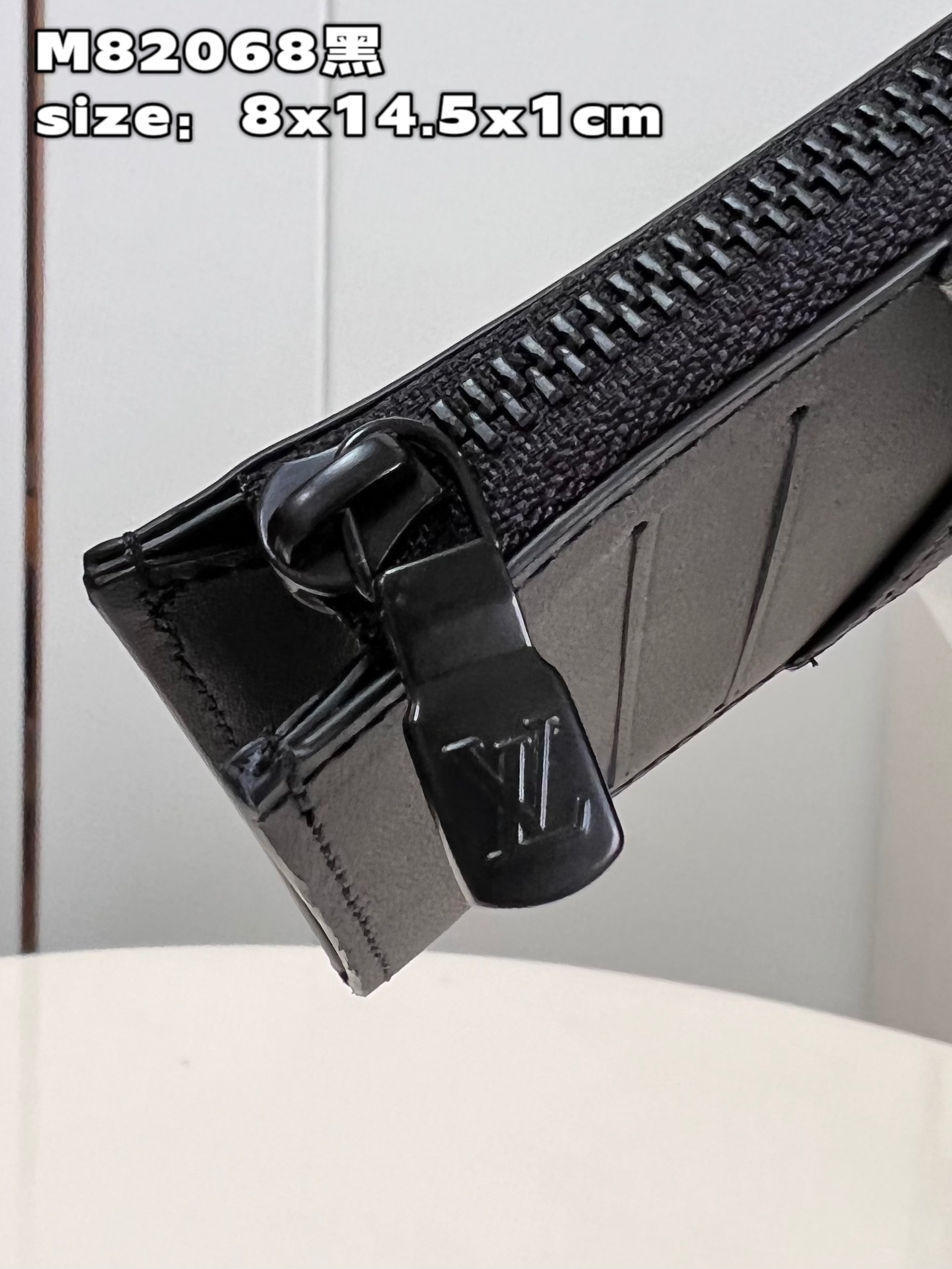this Coin Card Holder is part of the LV Aerogram collection - Tie 6
