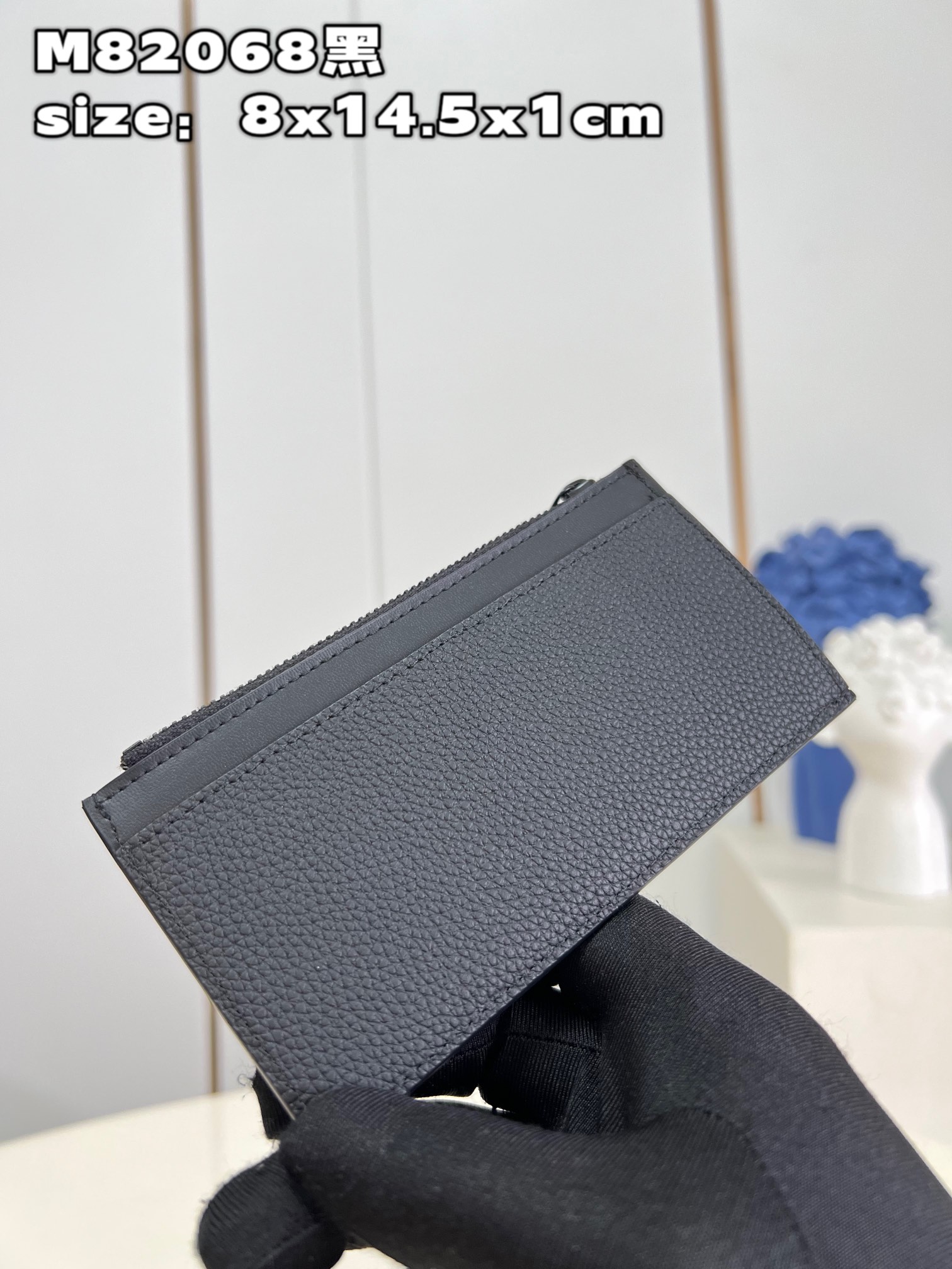 this Coin Card Holder is part of the LV Aerogram collection - Tie 4