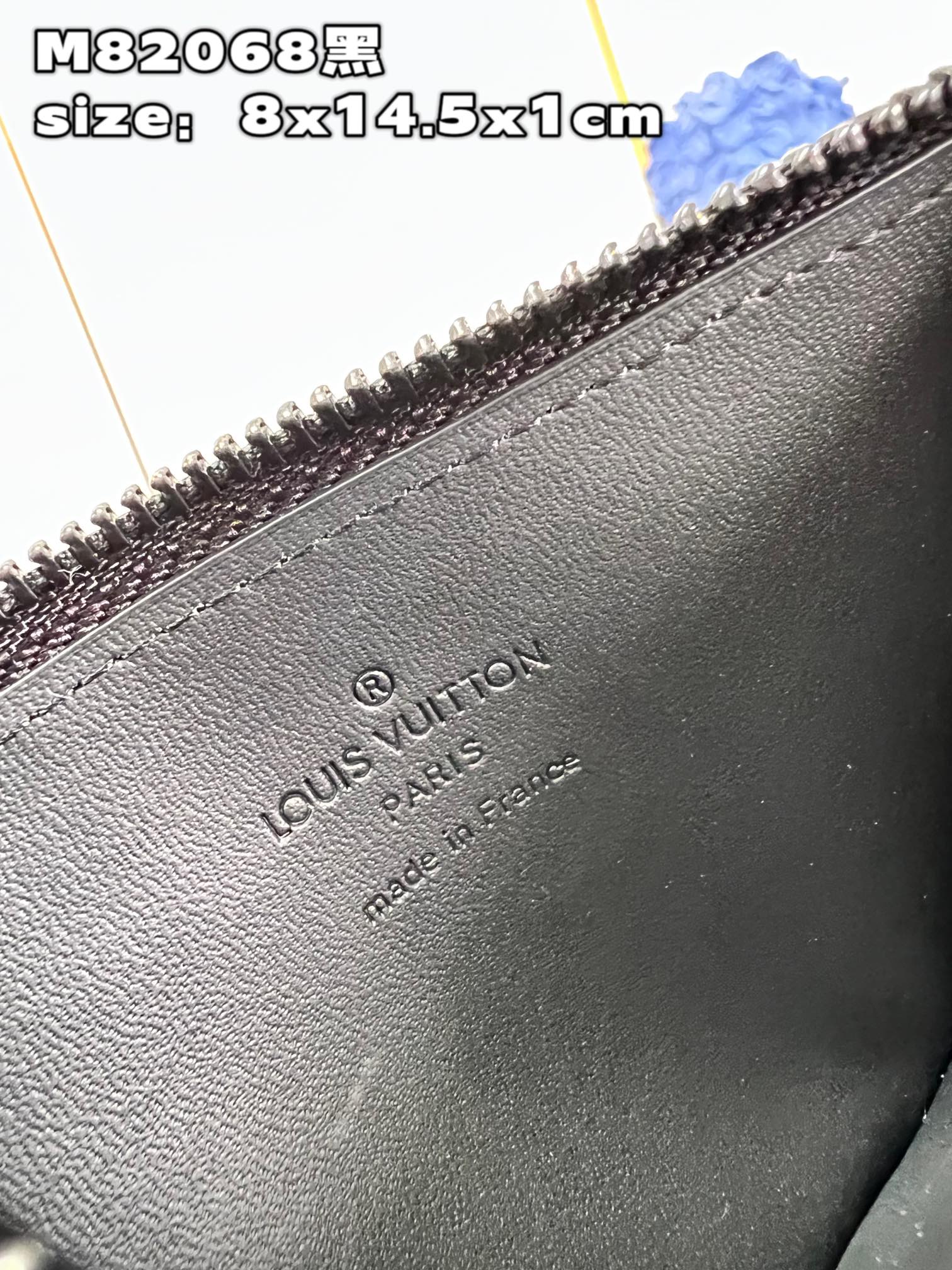 this Coin Card Holder is part of the LV Aerogram collection - Tie 8