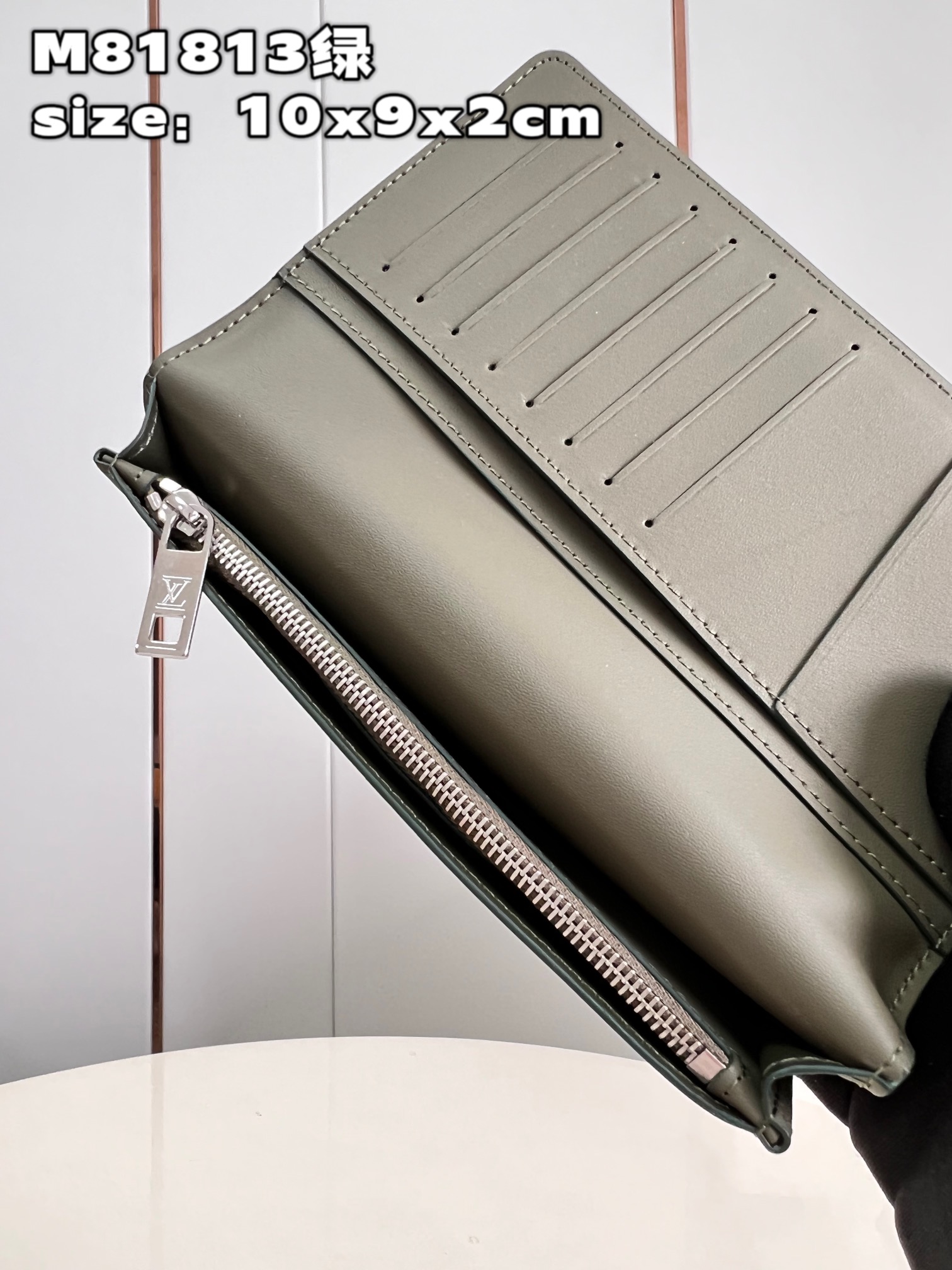 Crafted from luxurious navy blue LV Aerogram leather, this classic Louis - Bag 8