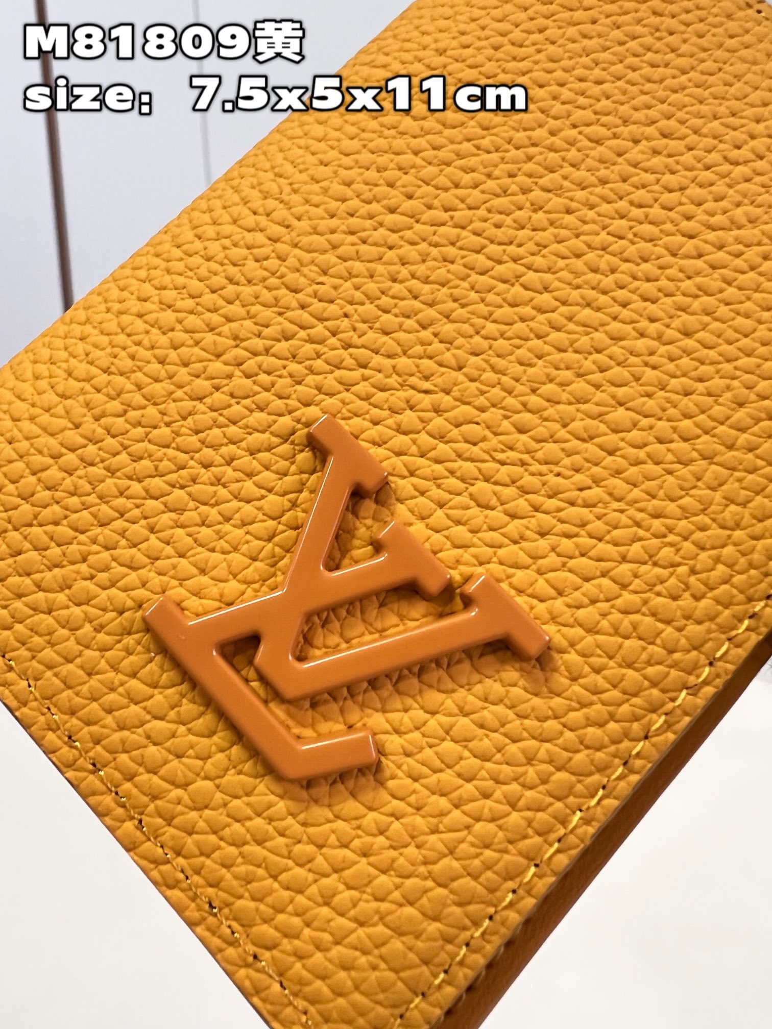 This classic Louis Vuitton Pocket Organizer combines supple cowhide - Bag 3