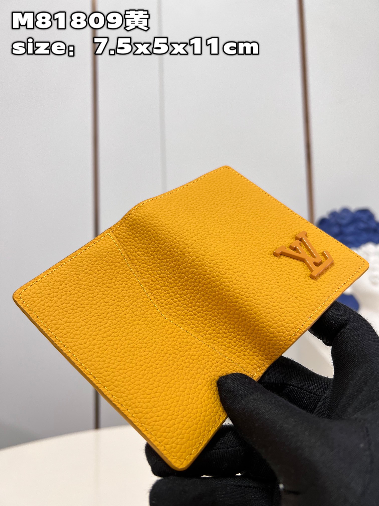 This classic Louis Vuitton Pocket Organizer combines supple cowhide - Bag 5