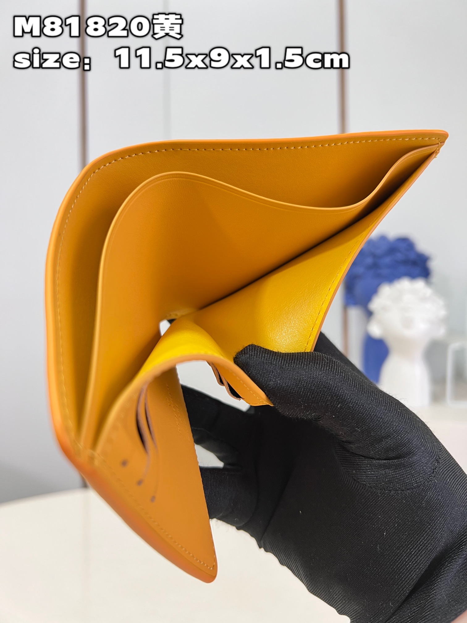 this new Multiple Wallet is a remarkable testament to Louis Vuitton's - Bag 6