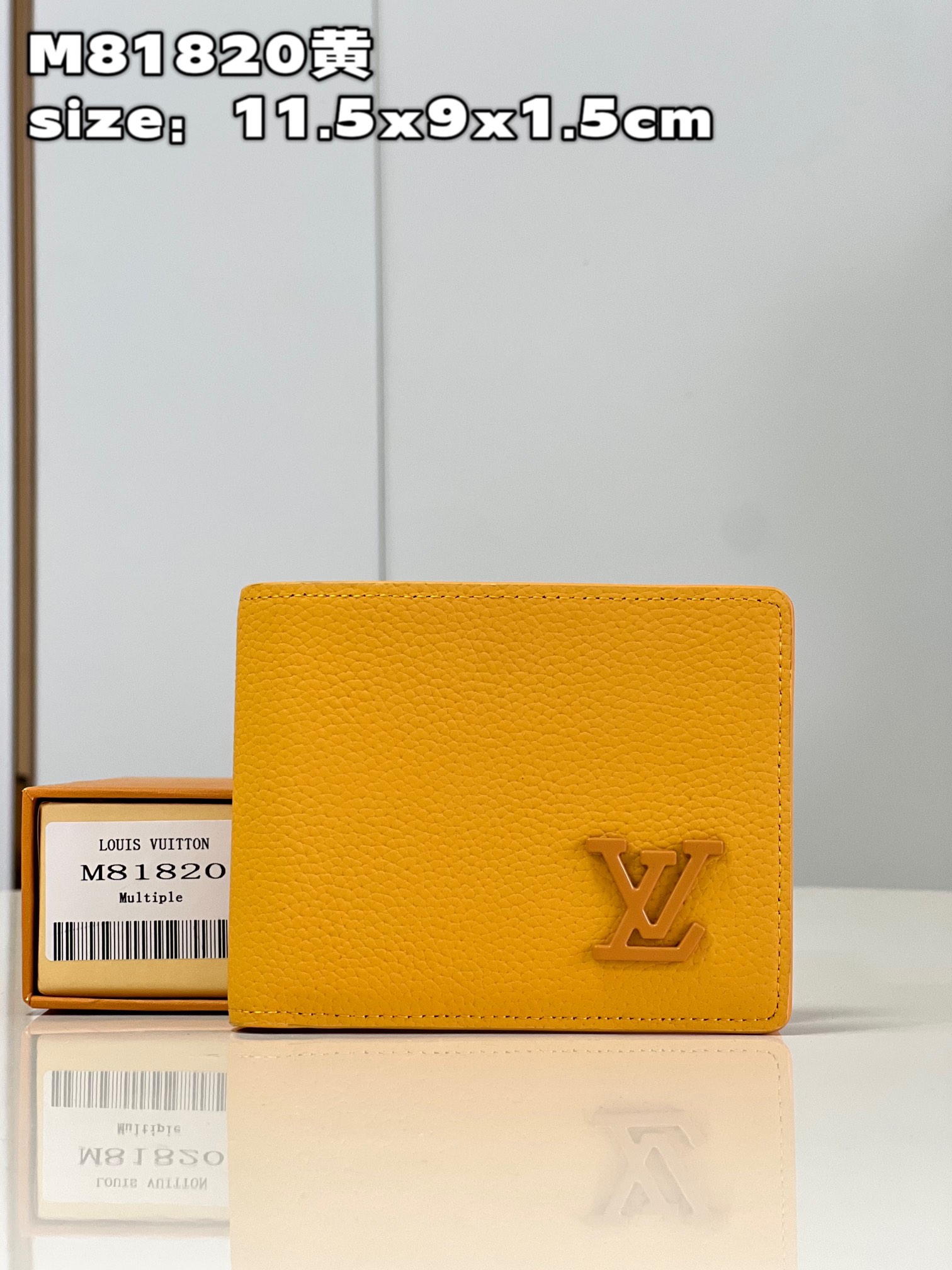 NO:400005,【Exclusive real photo M81820 yellow】 This new Multiple wallet is made of LV Aerogram leather, which is an excellent work that fully demonstrates Louis Vuitton's exquisite craftsmanship. The extremely fine cowhide is as soft as retro stamps, dyed into a dazzling and charming navy blue tones, decorated with the same color LV logo pattern. The wallet has multiple mezzanines and compartments, which can store business cards, banknotes and paper, creating multi-functional daily accessories. Product information 11.5 x 9 x 1.5 cm (length x height x width) C.,LV [original leather],louis vuitton,louis vuitton,cowhide19860909【独家实拍 M81820黄】這款全新Multiple錢包以LV Aerogram皮革製造,是盡顯路易威登精湛匠藝的出色之作.極致精細的牛皮如復古郵箋般柔軟,染成奪目迷人的海軍藍色調,飾有同色調的LV標誌圖案.錢包設有多個夾層及隔層,可存放名片、紙幣及紙張,打造多功能的日常配飾.產品資料11.5 x 9 x 1.5厘米(長度 x 高度 x 闊度) C.,LV【原厂皮】,louis vuitton,louis vuitton,cowhide,Bag