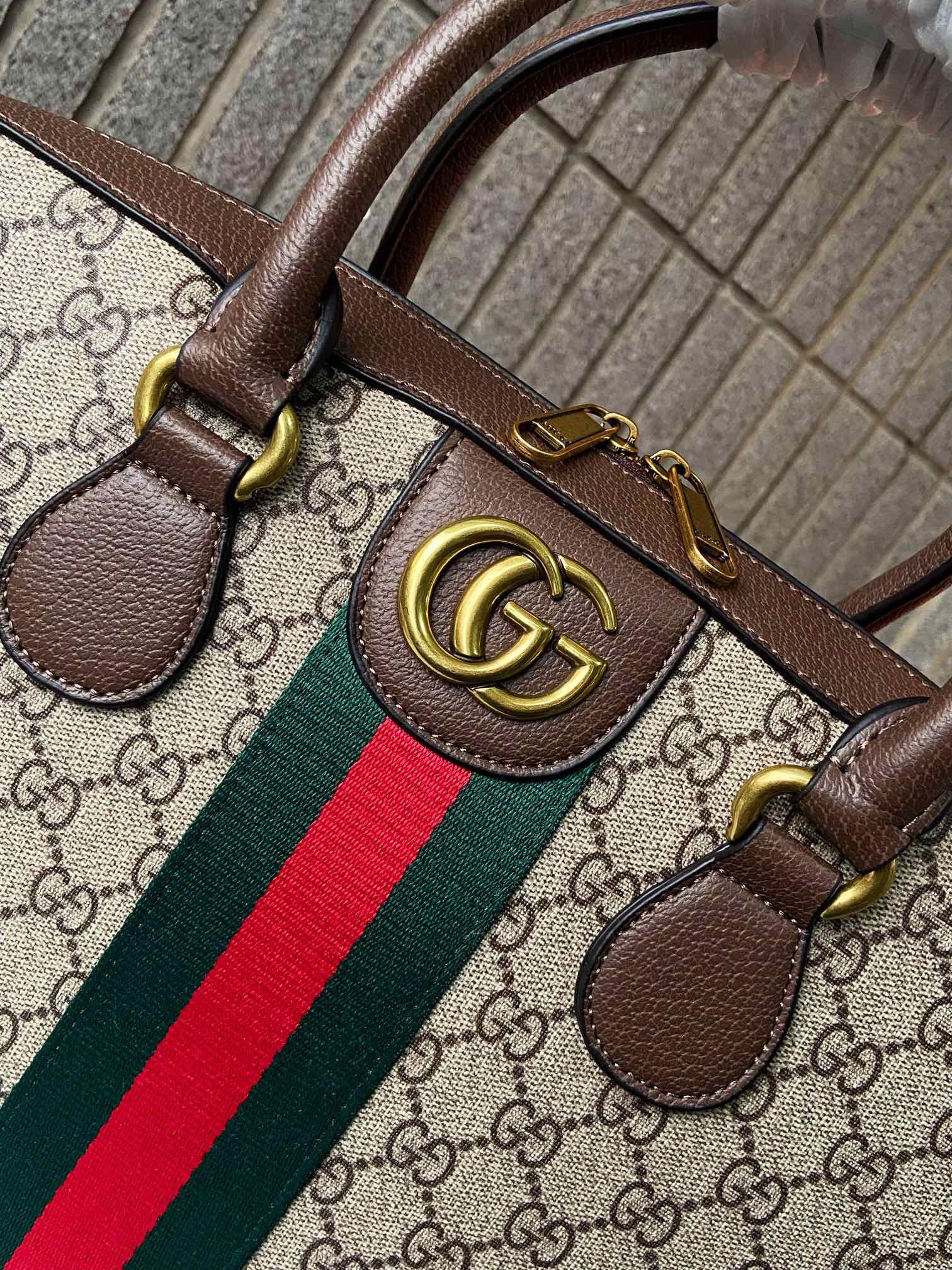    📷高端货‼️ 新款 “GUCCI古奇”Ophidia 系列推出全新设计公文包，选用 GG Supr