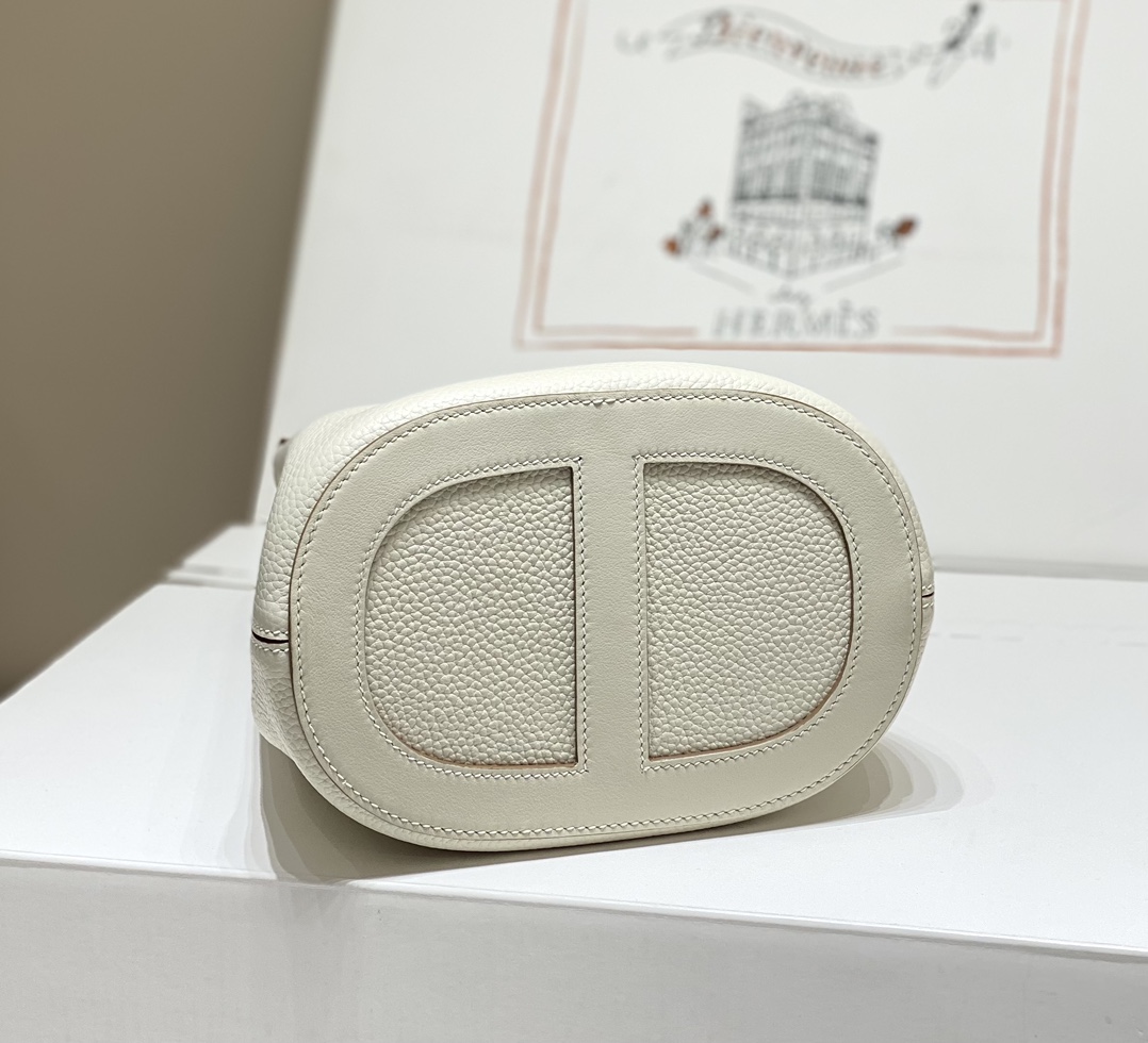 Hermès Luxury Handbag Collection 3