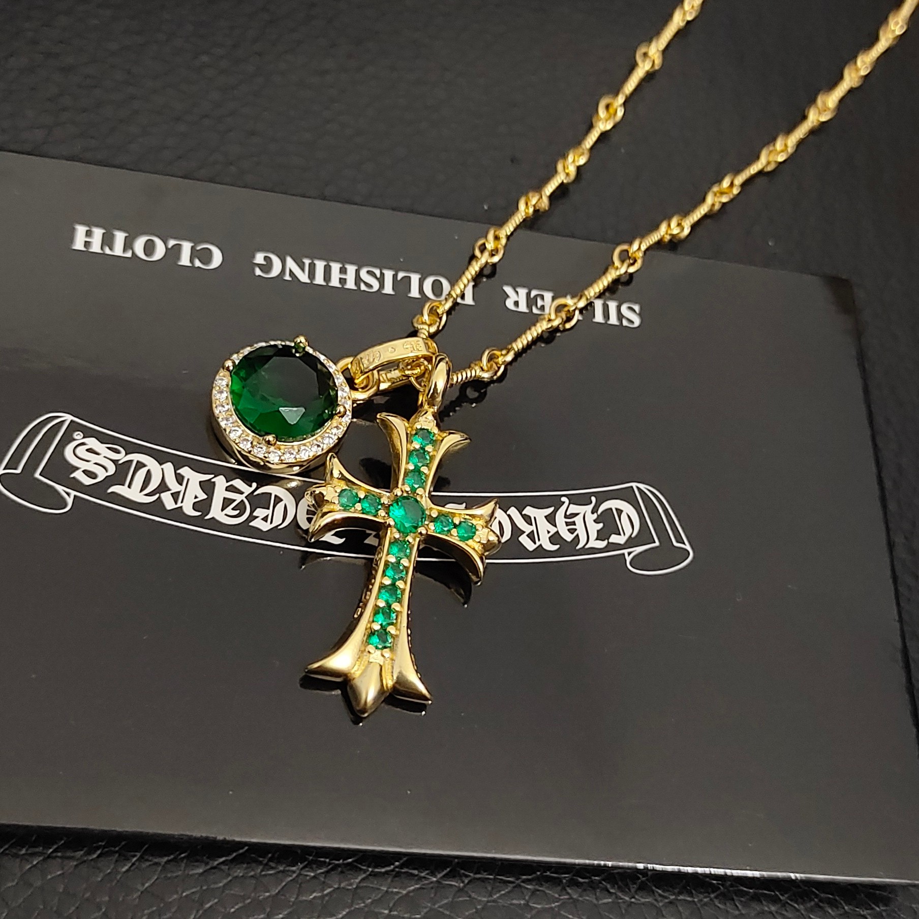 Chrome Hearts 克罗心复金色绿钻十字架项链