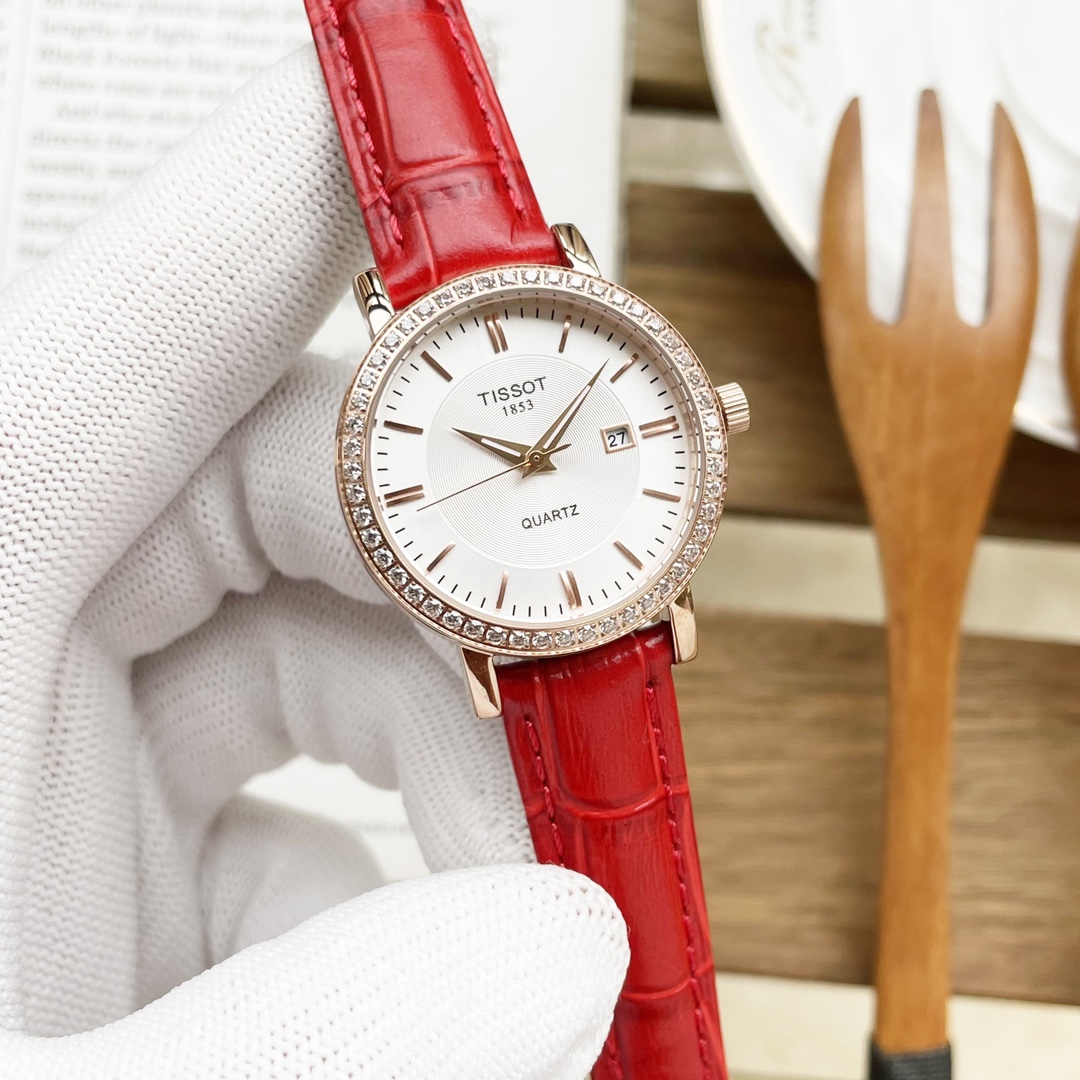 “Tissot Women’s Fashion Watch with Steel Belt and Ceramic Core”