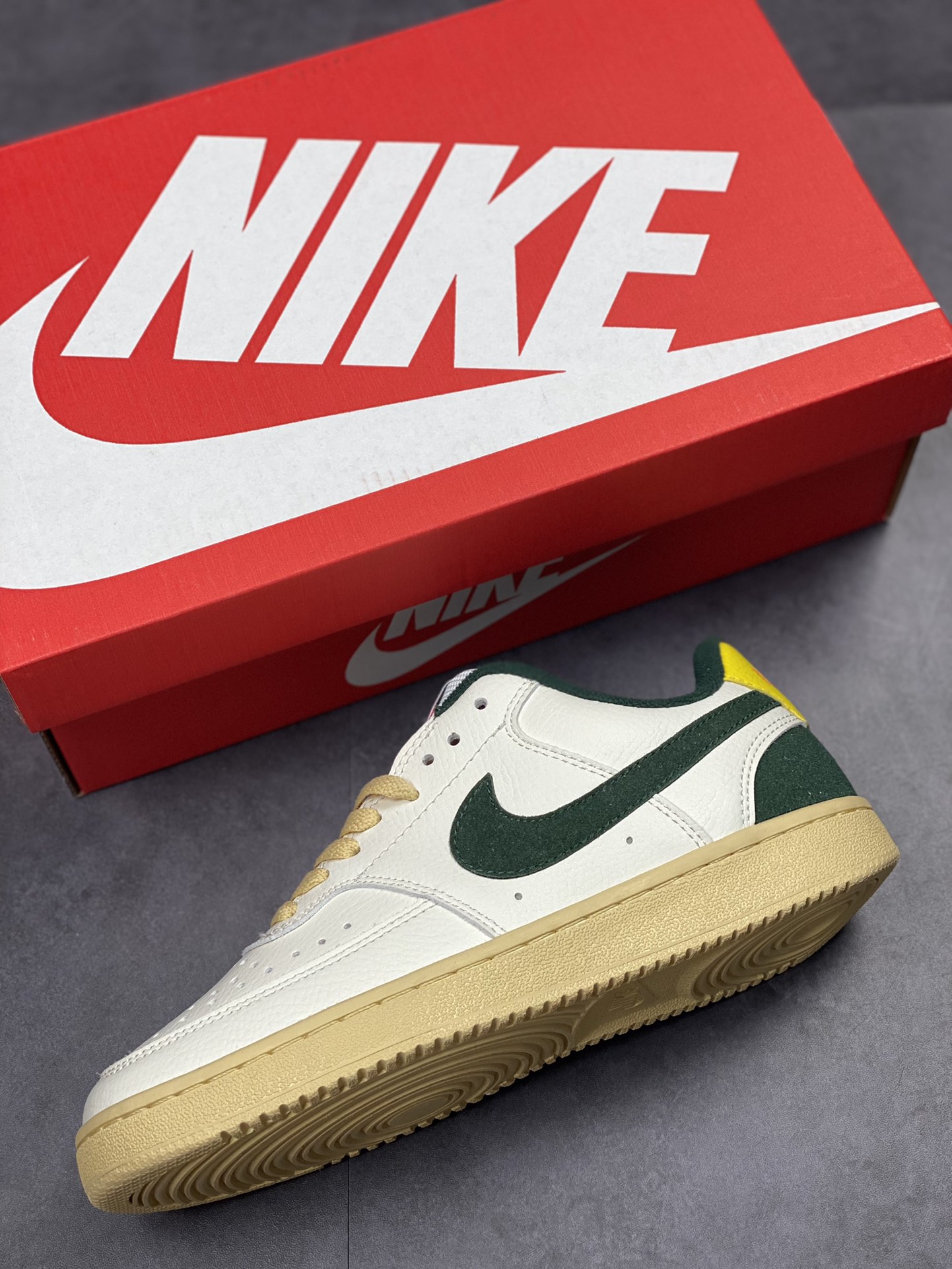 140 NIKE Court Vision Low 休闲运动板鞋  FD0320-133