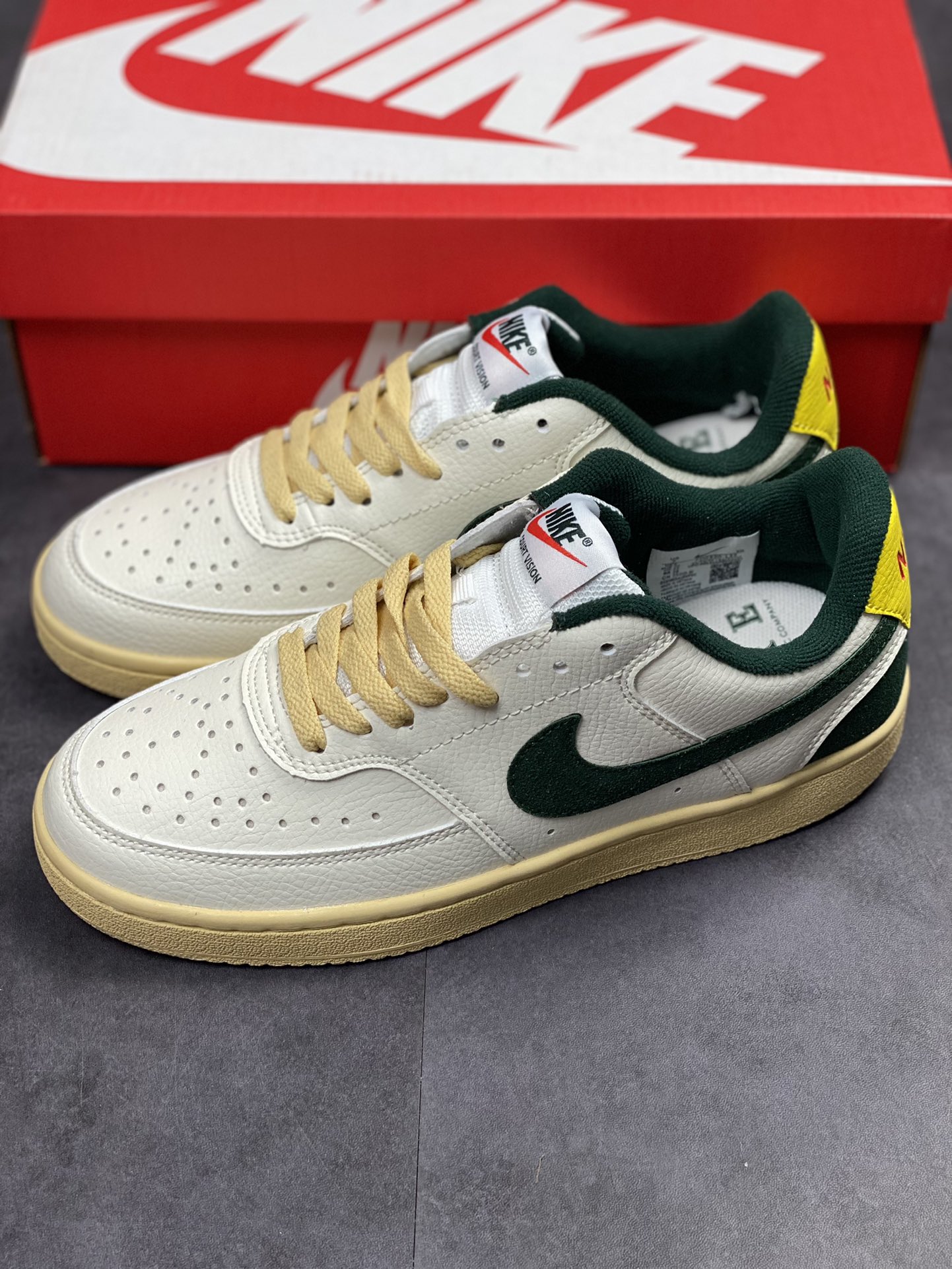 140 NIKE Court Vision Low 休闲运动板鞋  FD0320-133