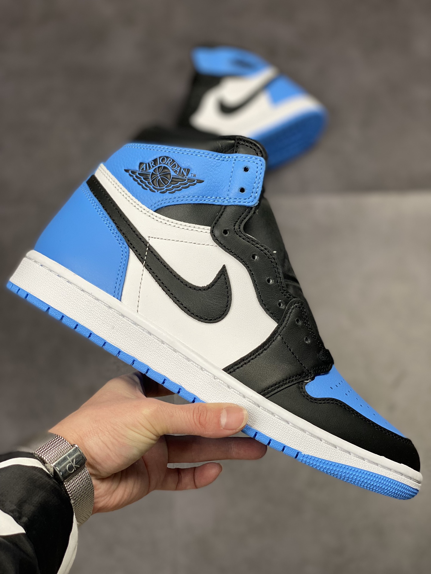 Air Jordan 1 Retro ”University Blue” black and blue toe DZ5485-400