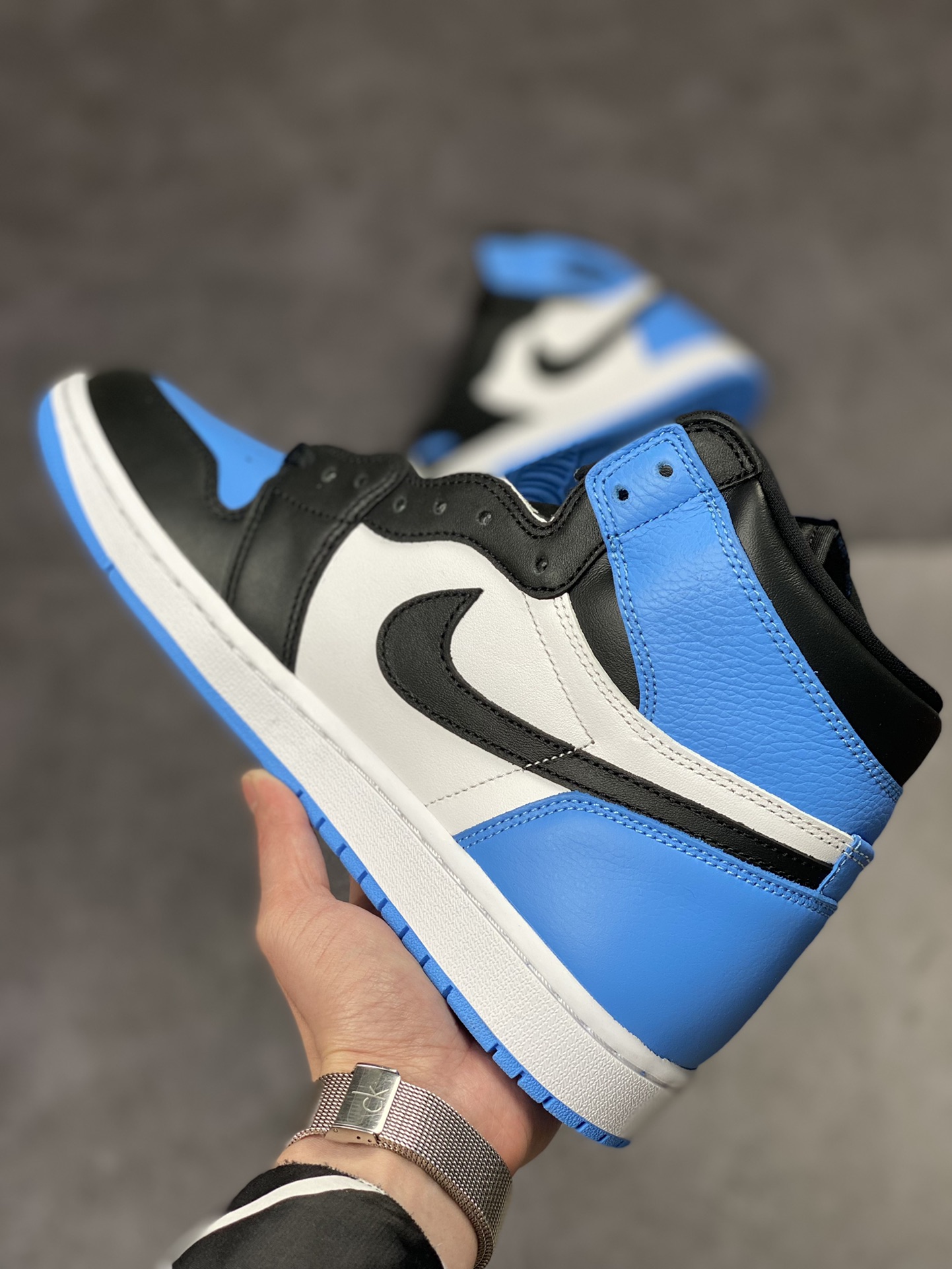 Air Jordan 1 Retro ”University Blue” black and blue toe DZ5485-400