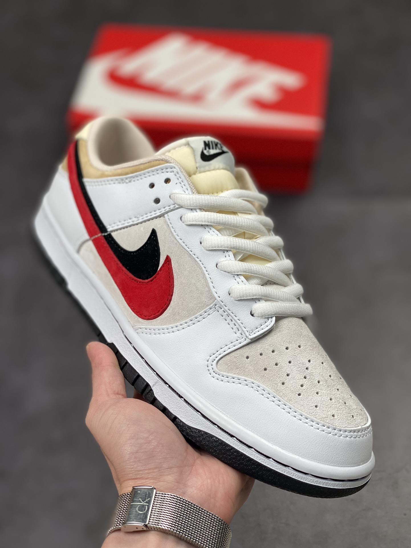 300 Nike SB Dunk Low 黑红双钩 CT2552-288