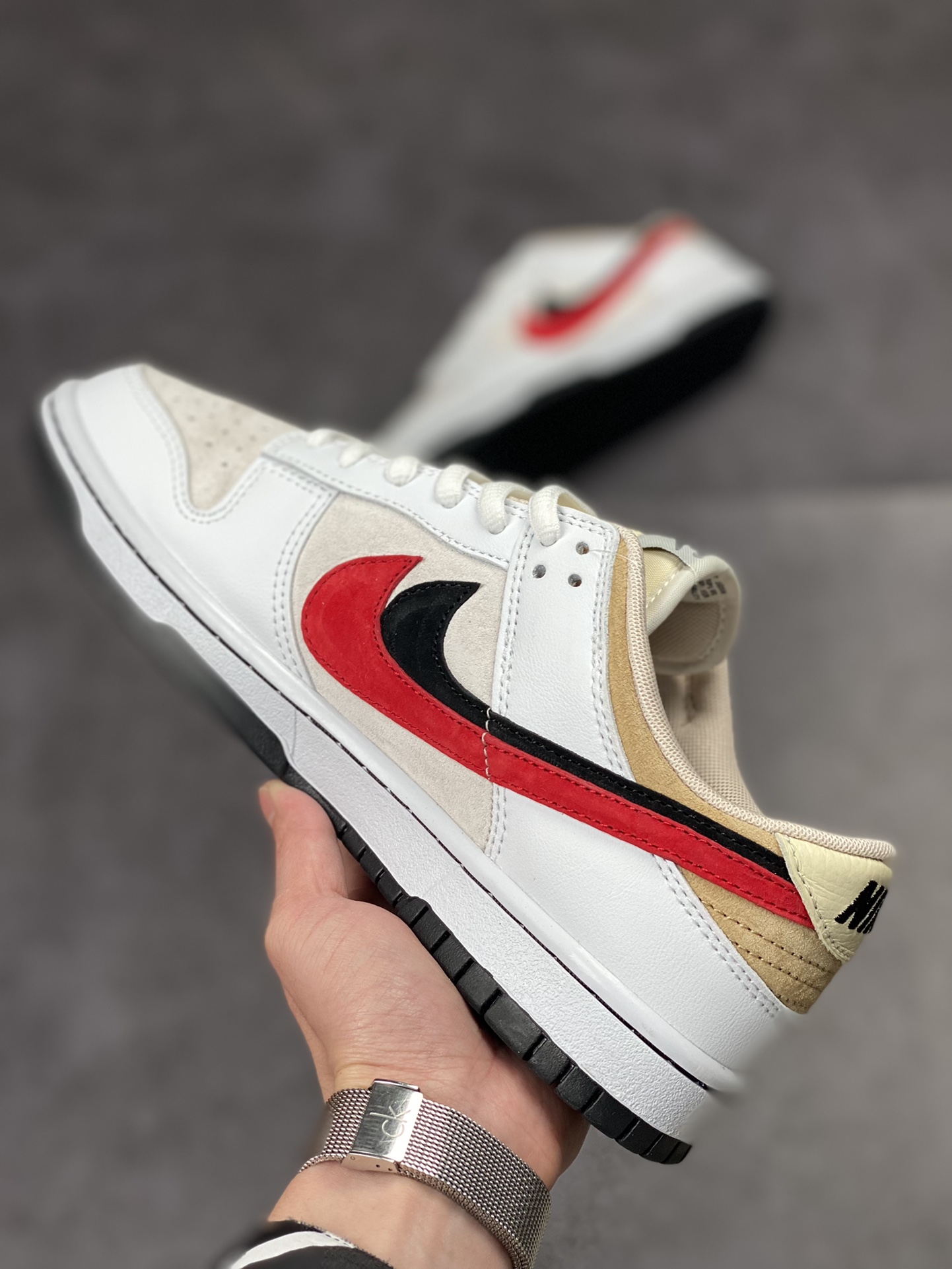 300 Nike SB Dunk Low 黑红双钩 CT2552-288