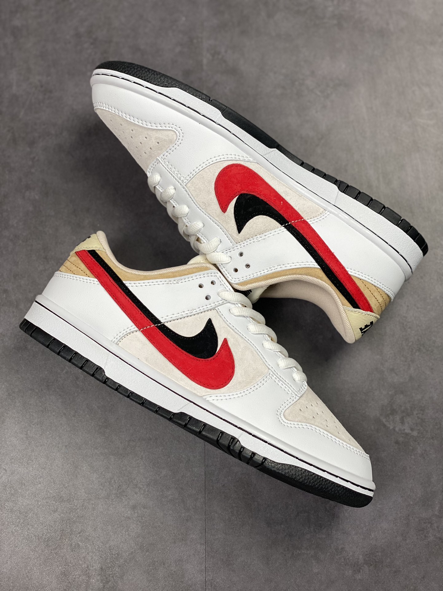 300 Nike SB Dunk Low 黑红双钩 CT2552-288