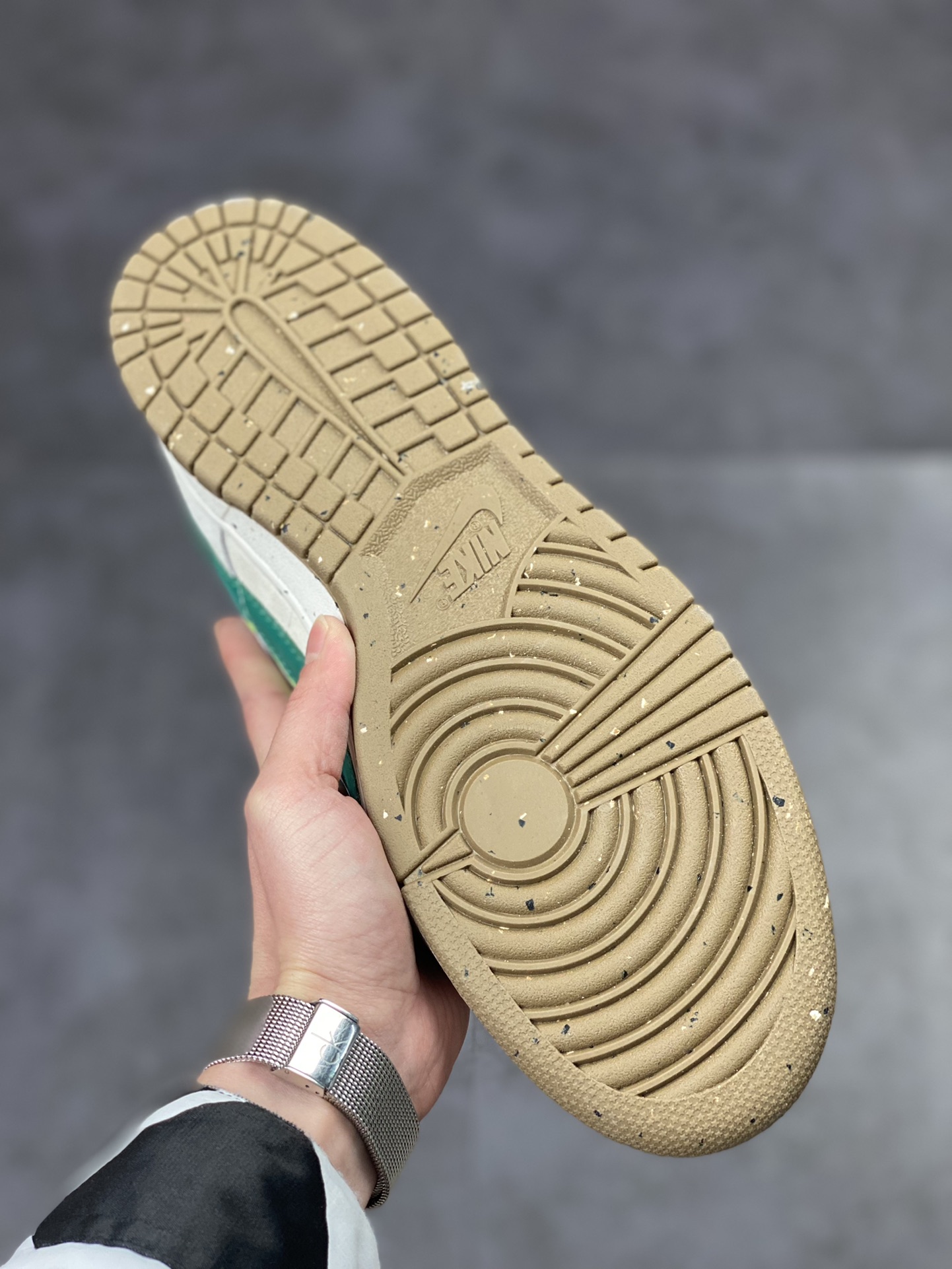 200 NIKE SB Dunk Low 灰绿双钩绑带DO9457-100