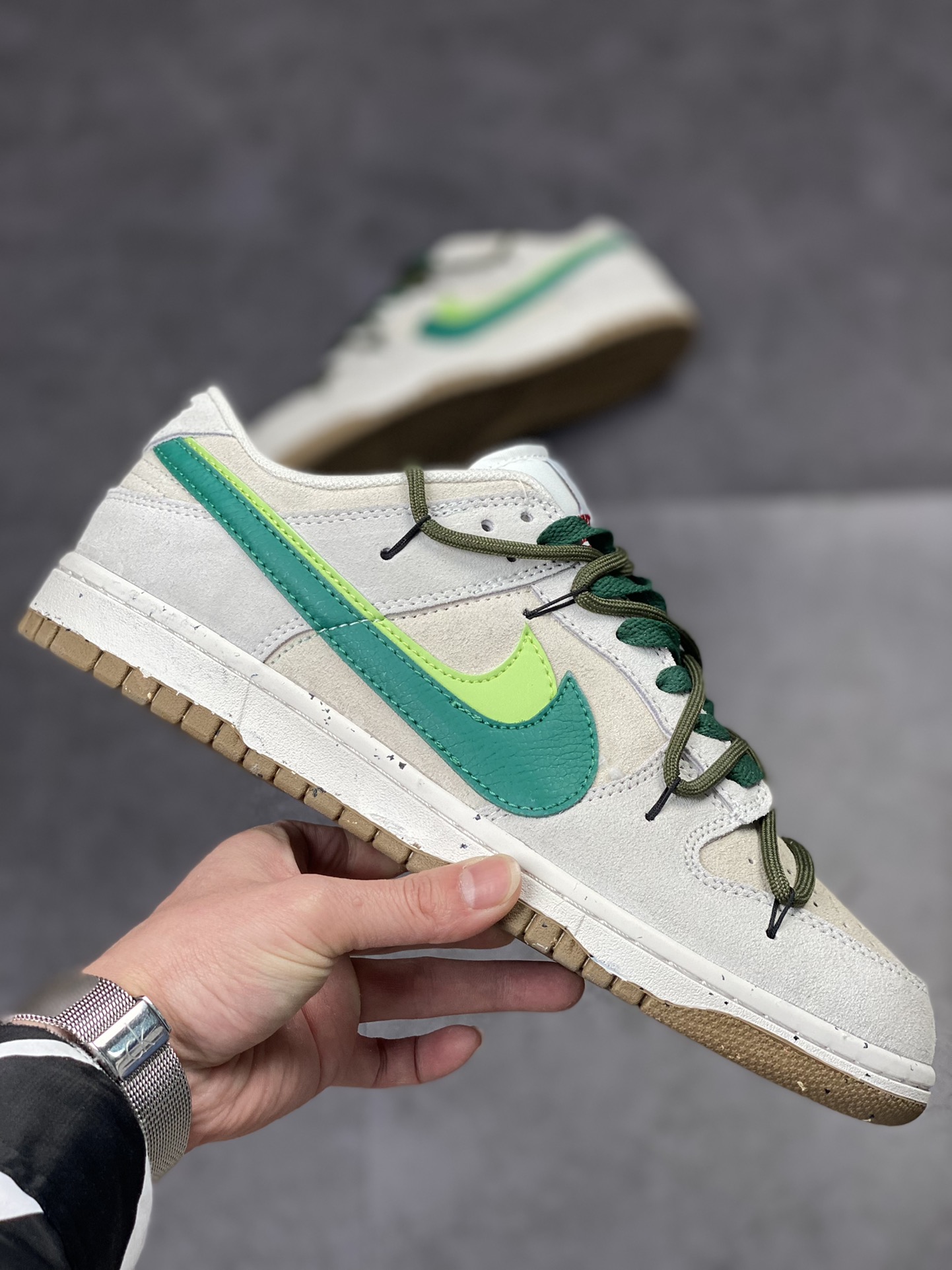200 NIKE SB Dunk Low 灰绿双钩绑带DO9457-100