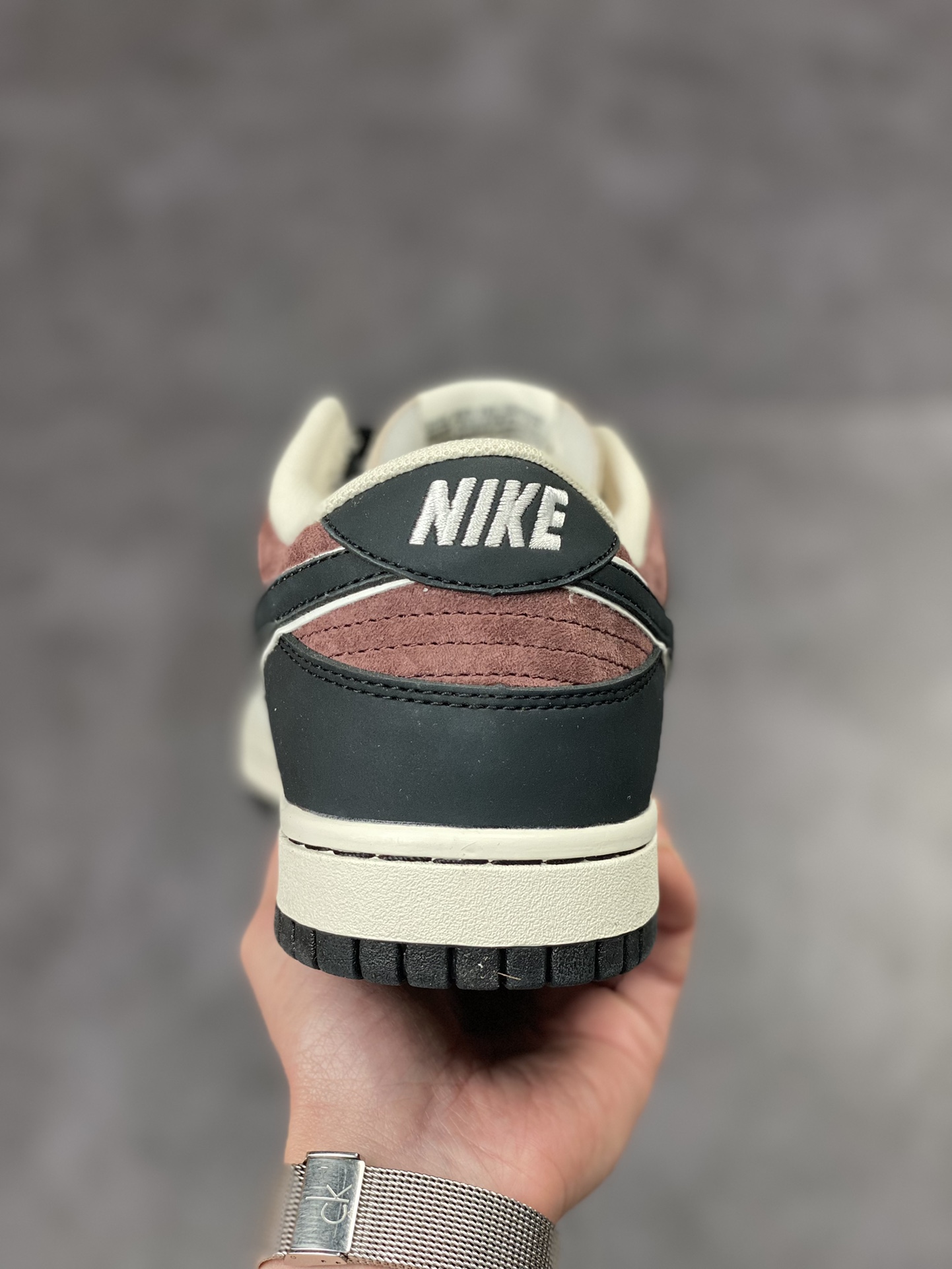 200 NIKE SB Dunk Low 大友克洋 米白黑 LF0039-028