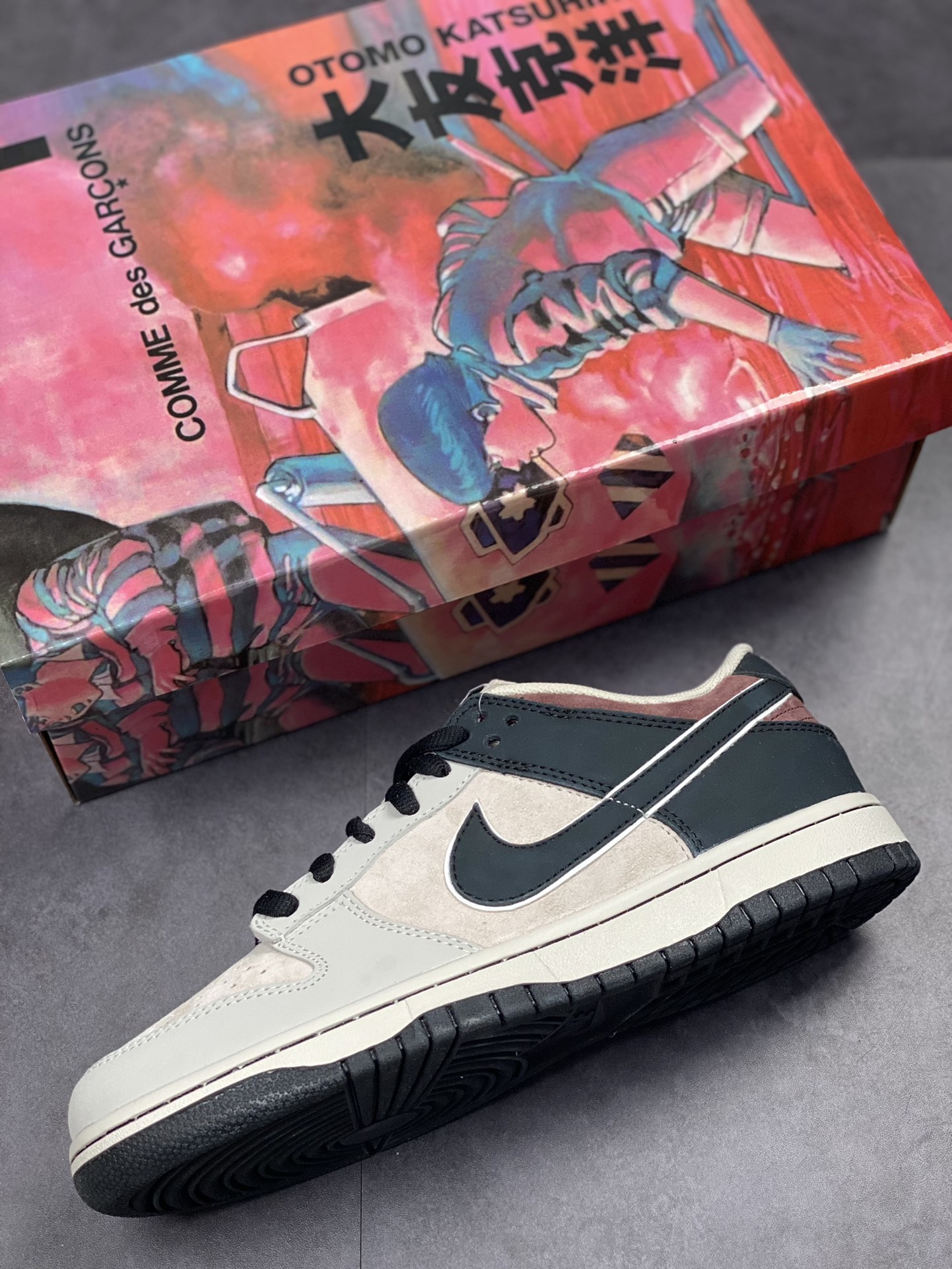 200 NIKE SB Dunk Low 大友克洋 米白黑 LF0039-028