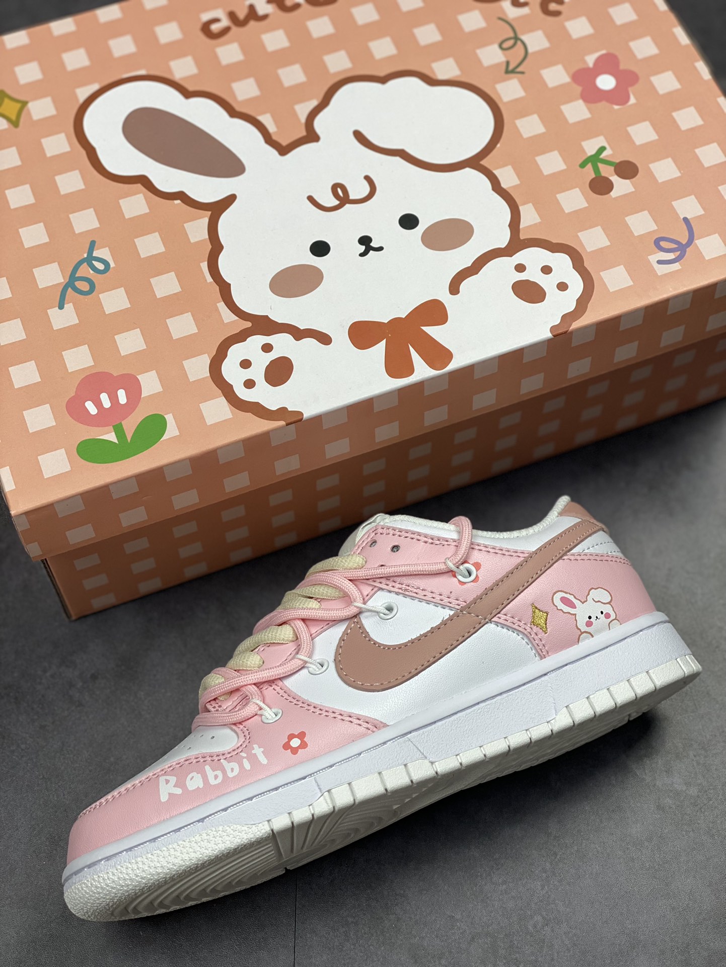 280 Nike SB Dunk Low 白粉兔年印花绑带DH9765-100