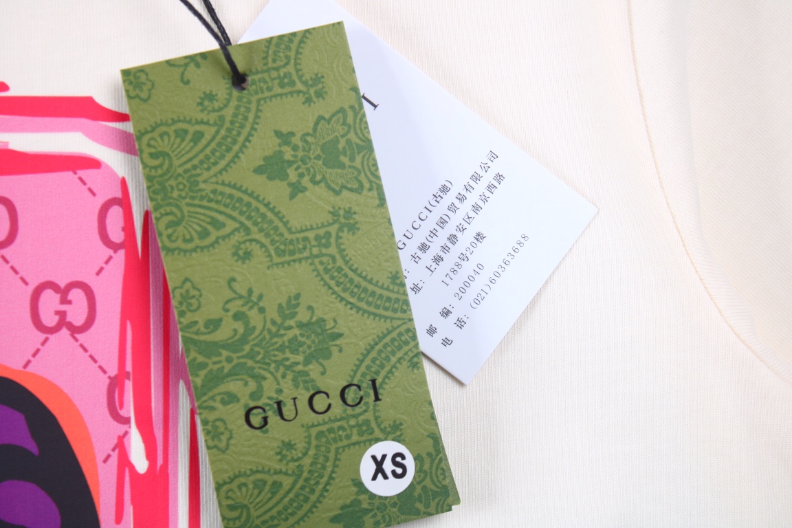 Gucci/古驰 23ss 粉布小猫印花短袖 面料采用260克重精梳棉